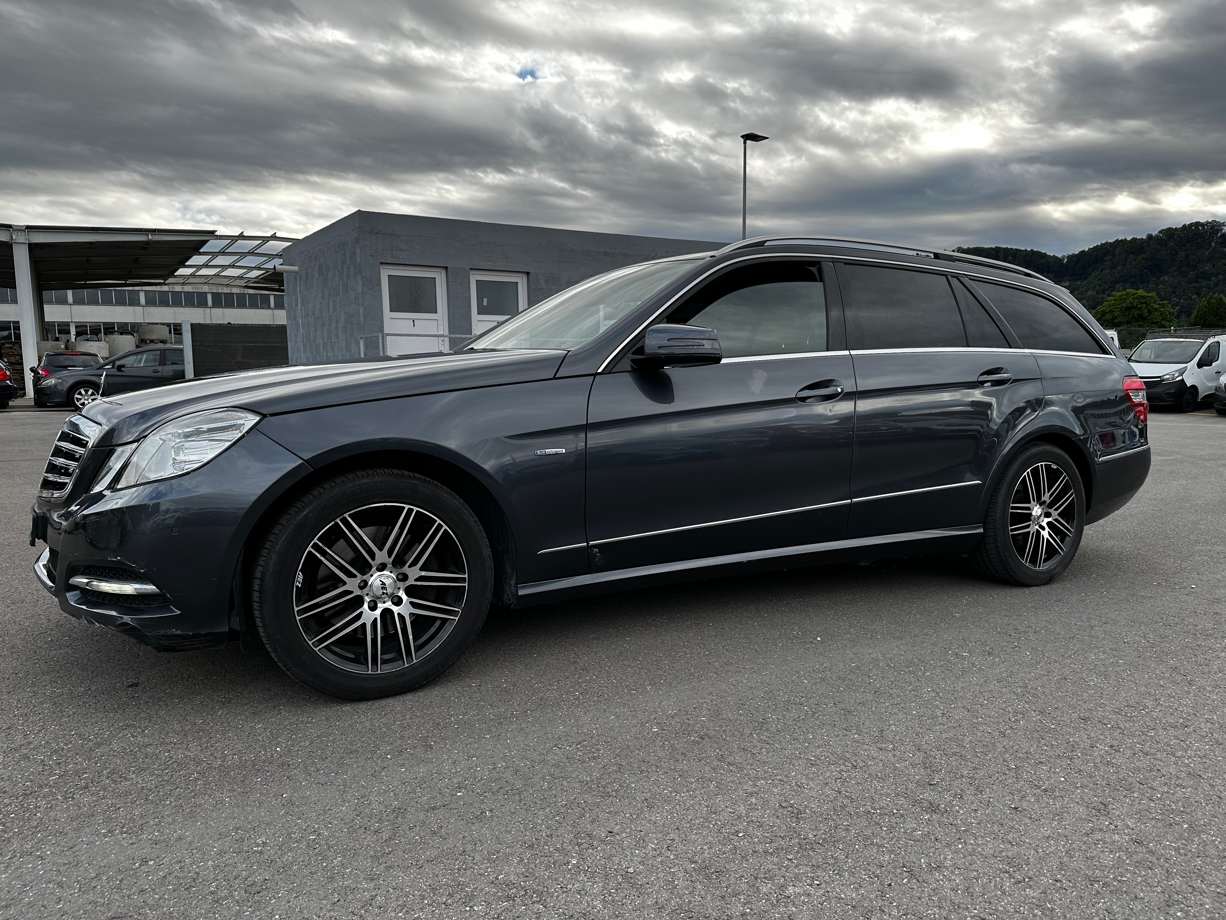 MERCEDES-BENZ E 250 CDI BlueEfficiency 4Matic 7G-Tronic