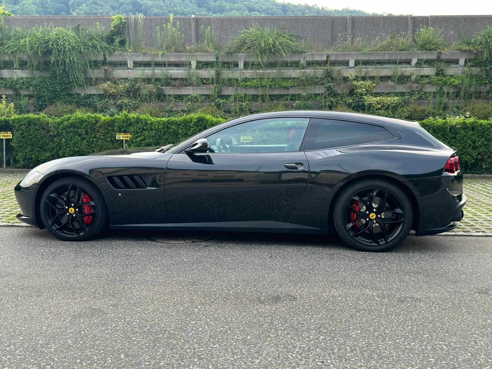 FERRARI GTC 4 Lusso T