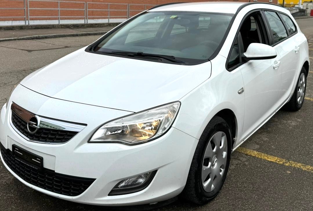 OPEL Astra SportsTourer 1.7 CDTi (Klima ** AHK ** BO5)