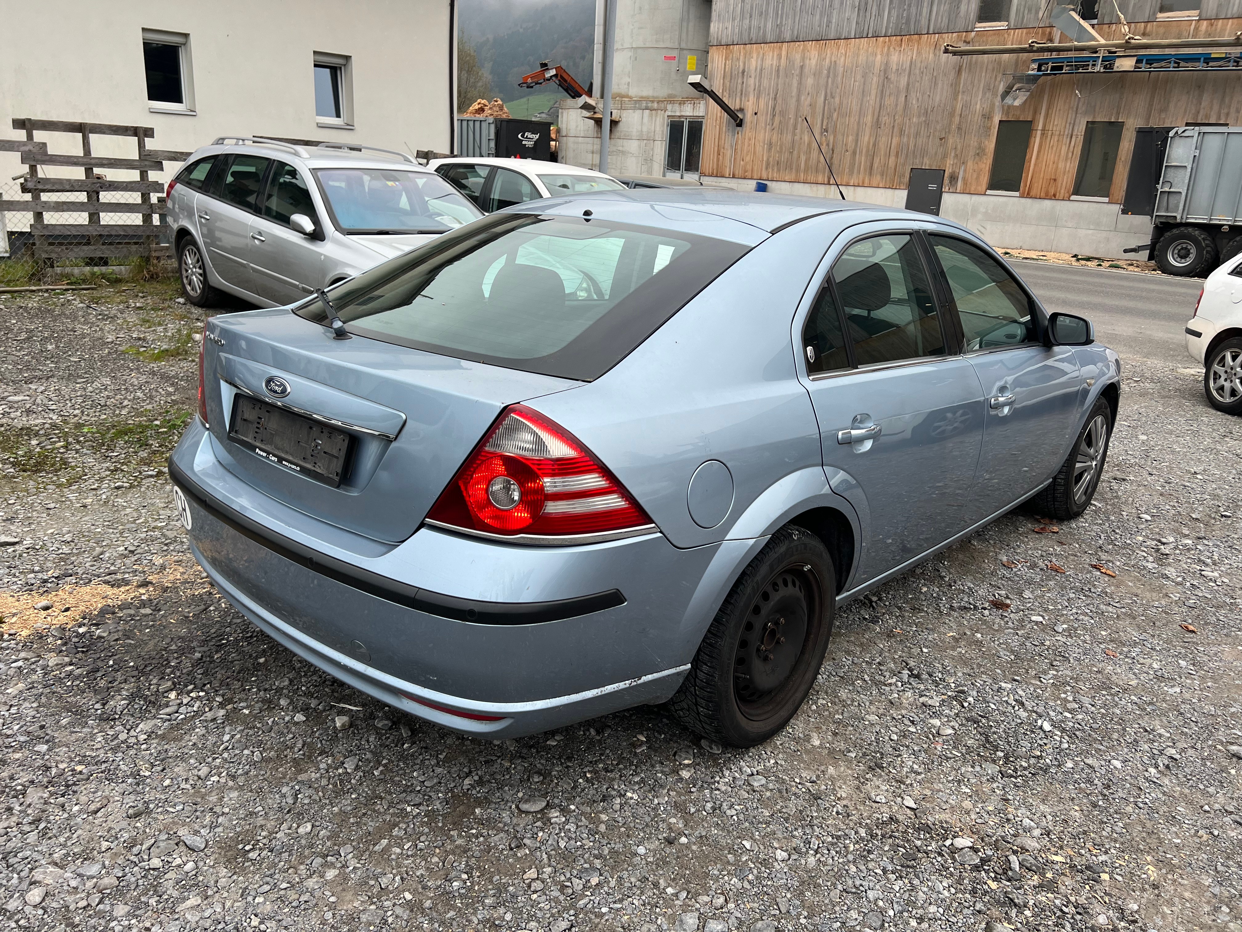 FORD Mondeo 2.0i 16V Ghia