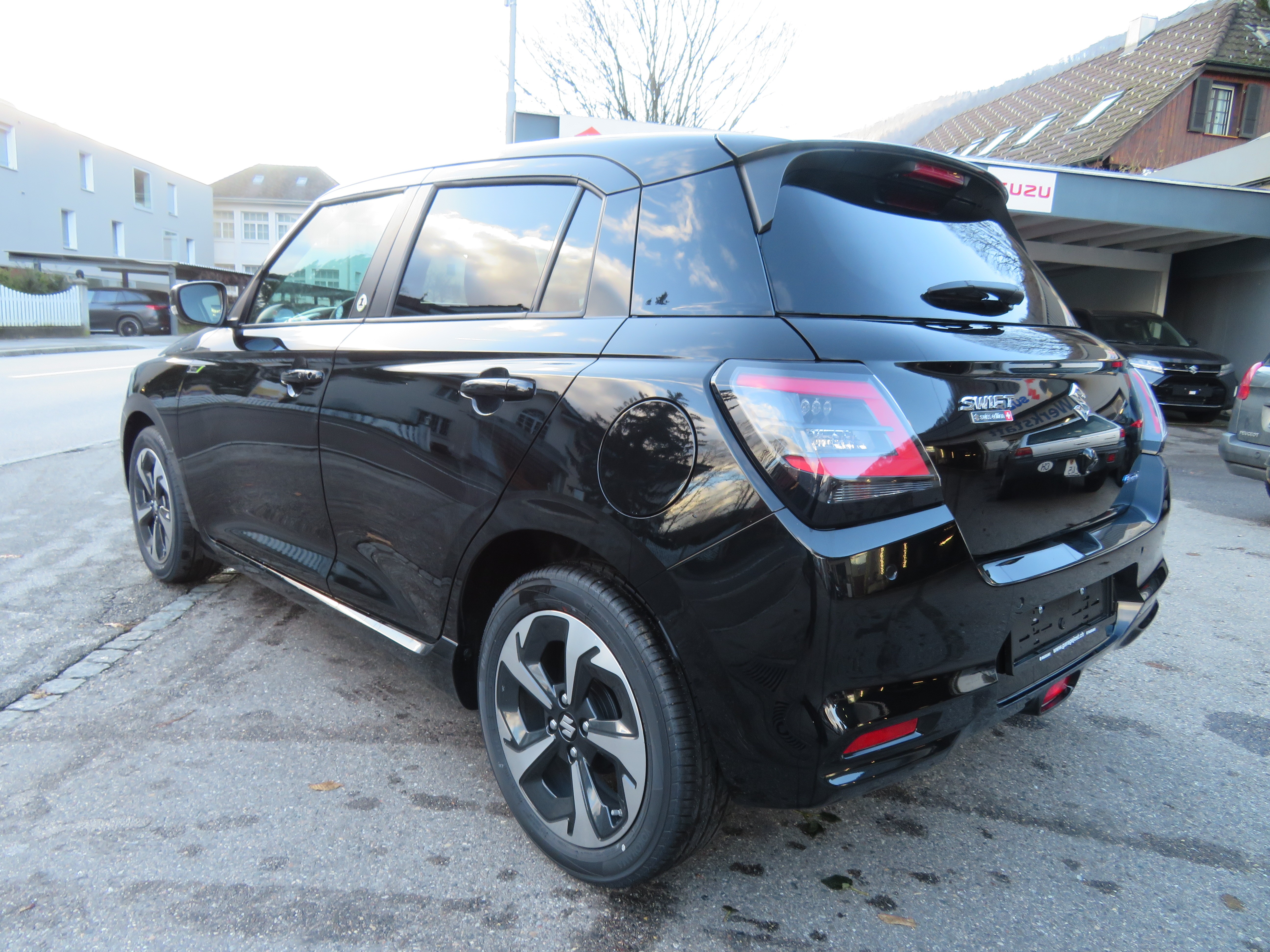 SUZUKI Swift 1.2 1st Edition Top Hybrid CVT