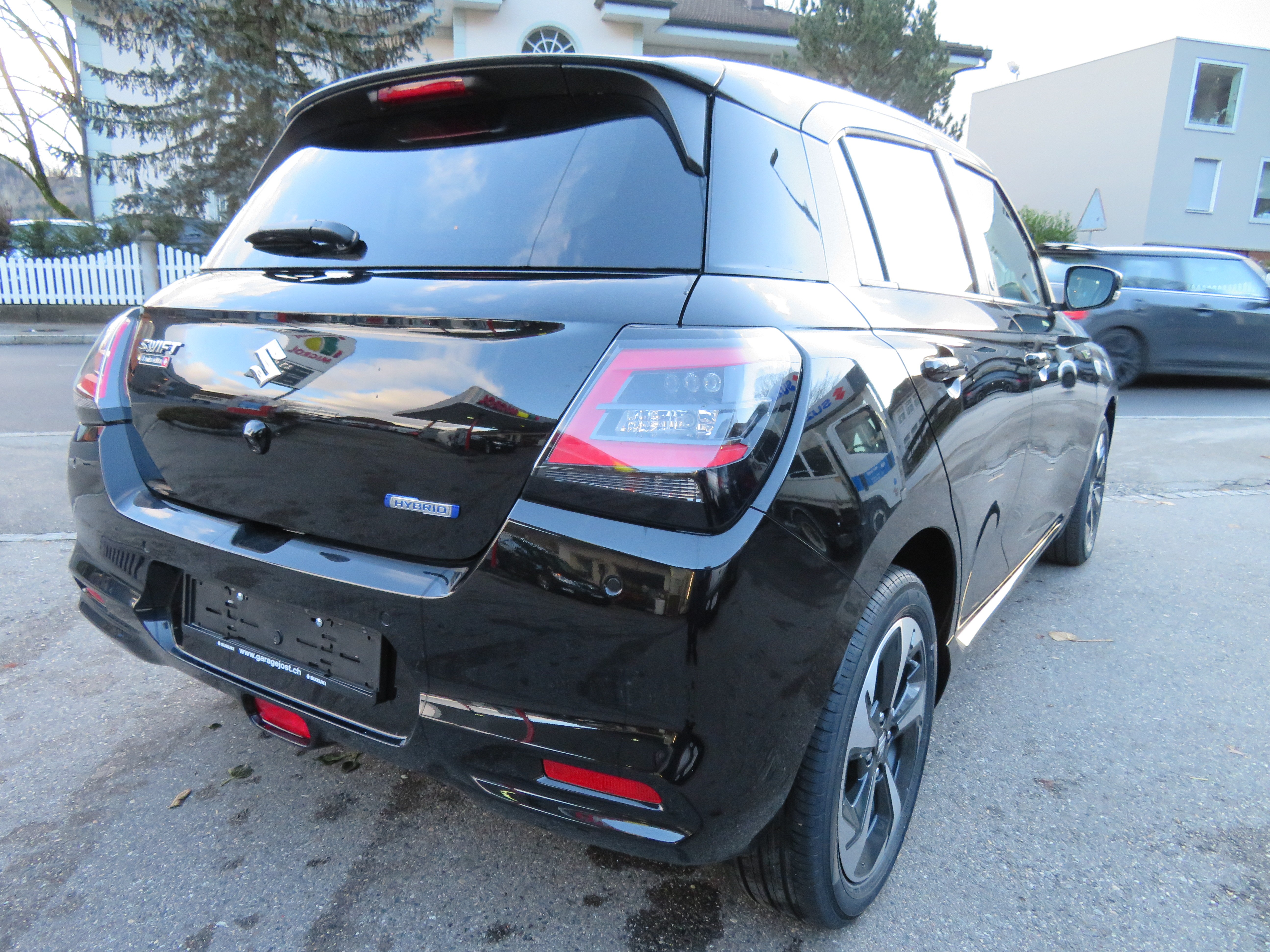 SUZUKI Swift 1.2 1st Edition Top Hybrid CVT