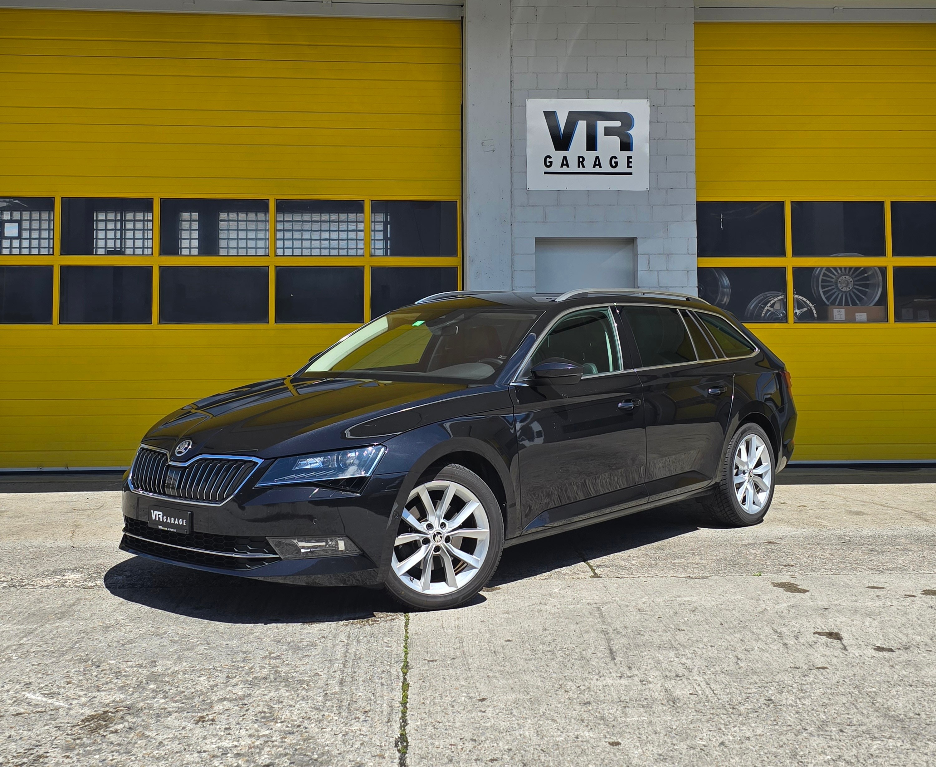 SKODA Superb Combi 2.0 TDi Ambition 4x4 DSG