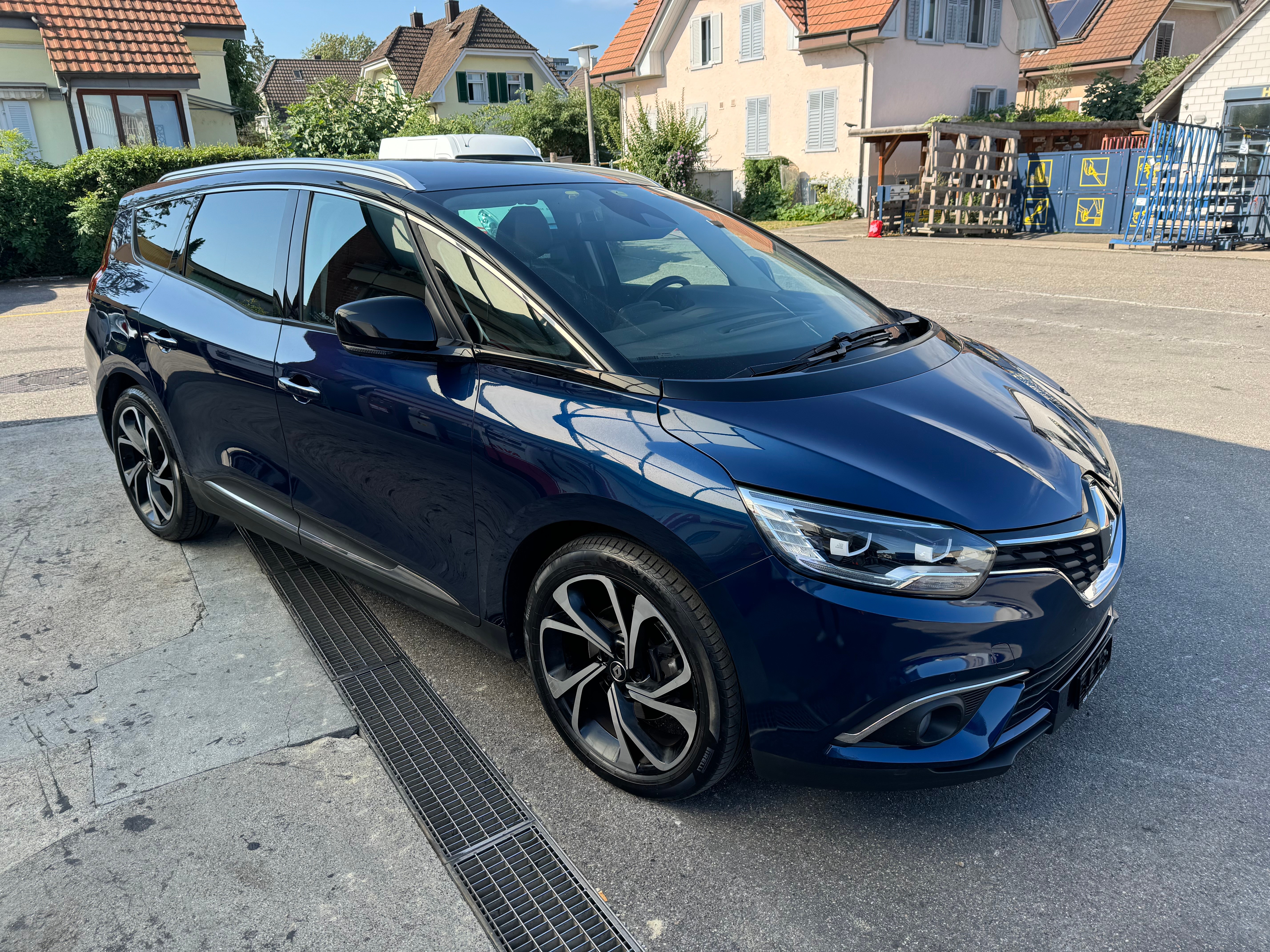 RENAULT Grand Scénic 1.8 dCi Intens