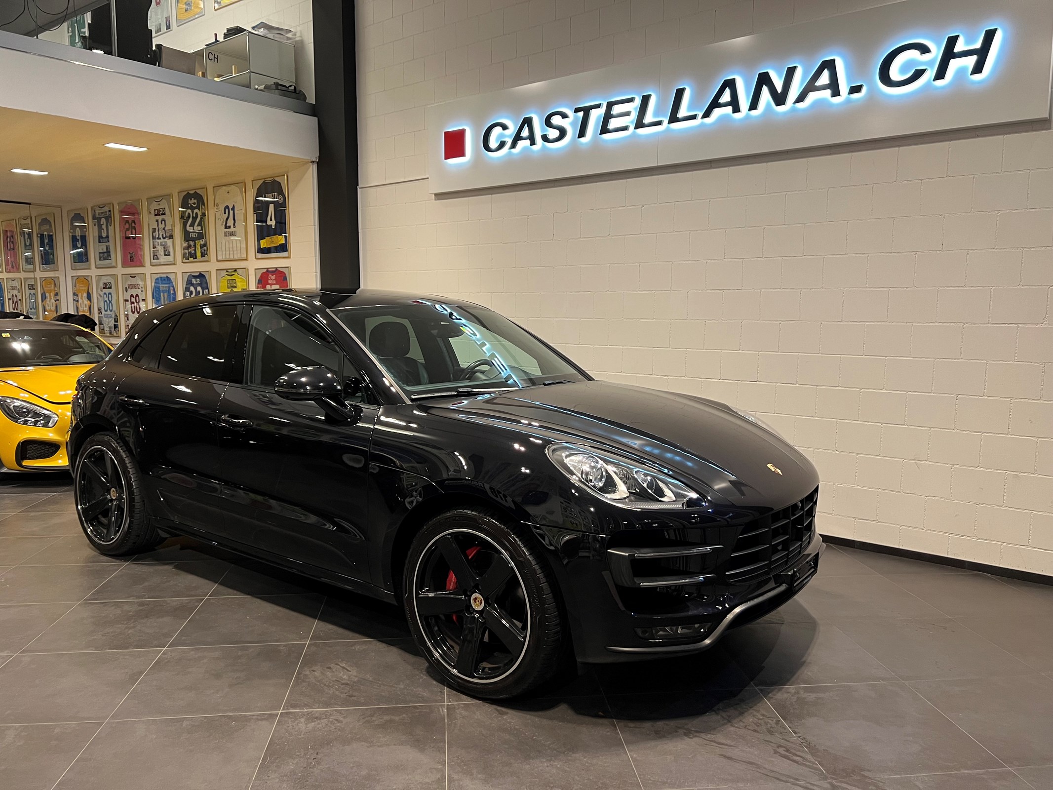 PORSCHE Macan Turbo PDK