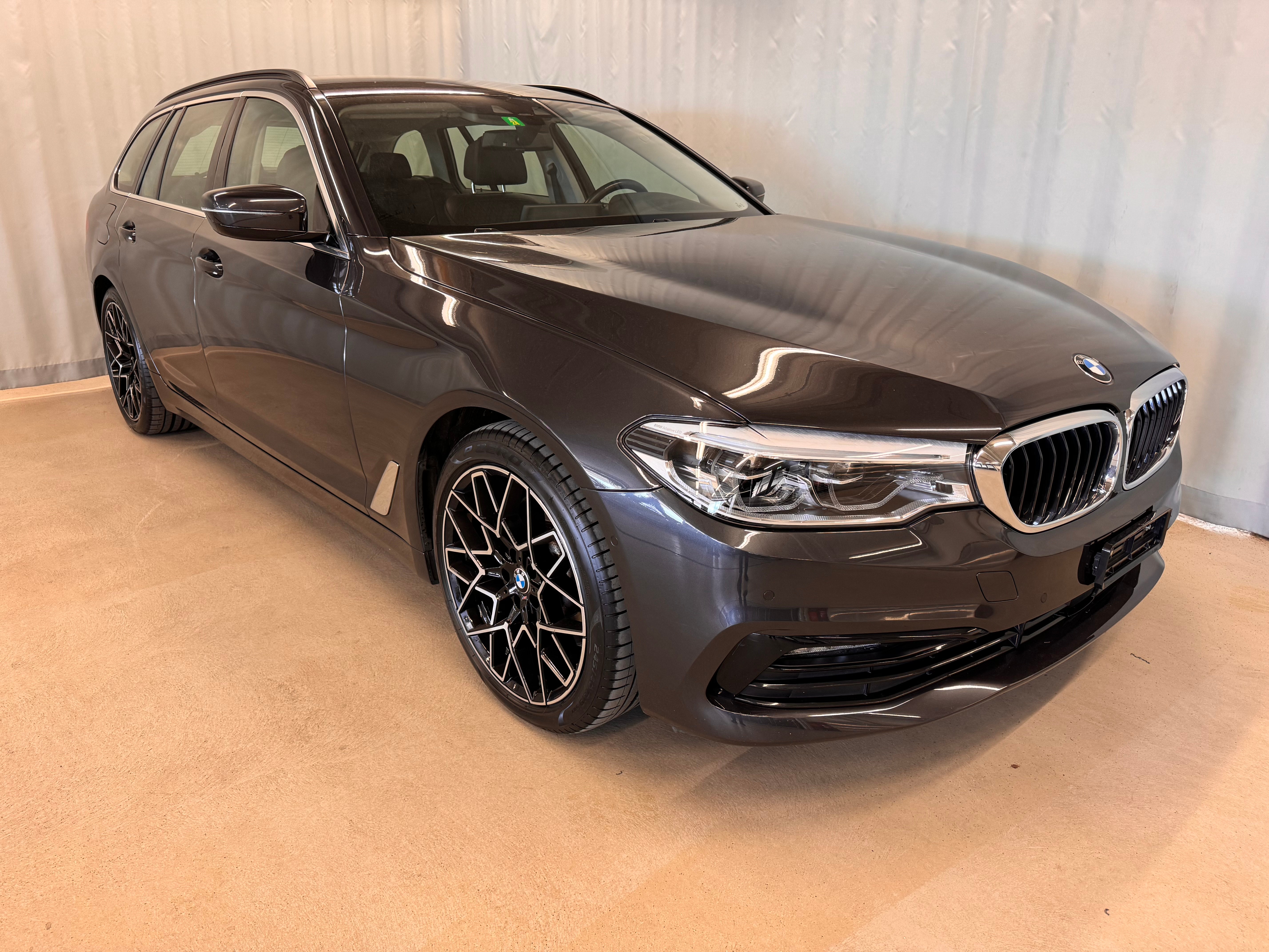 BMW 530d xDrive Touring Sport Line Steptronic