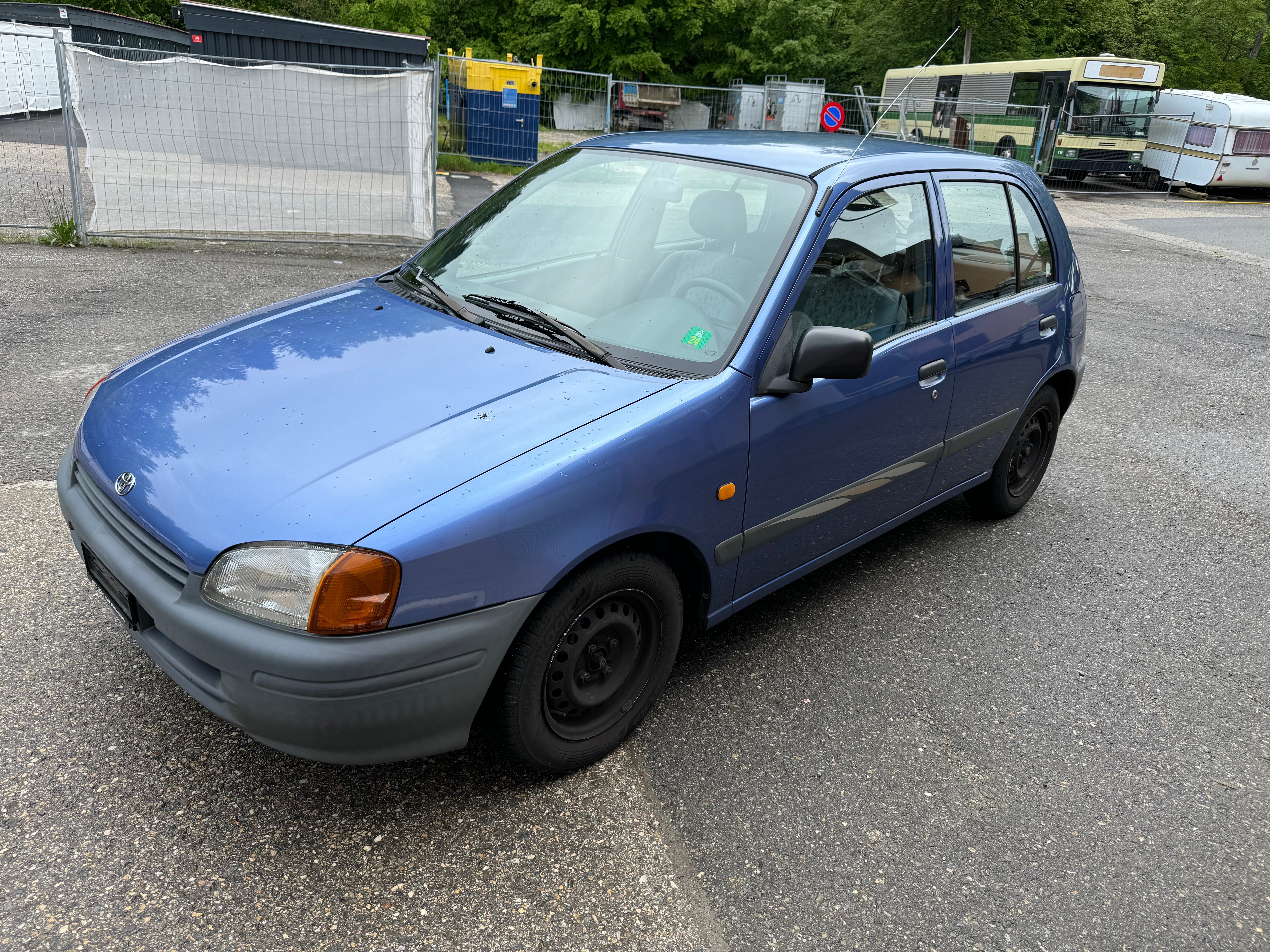 TOYOTA STARLET