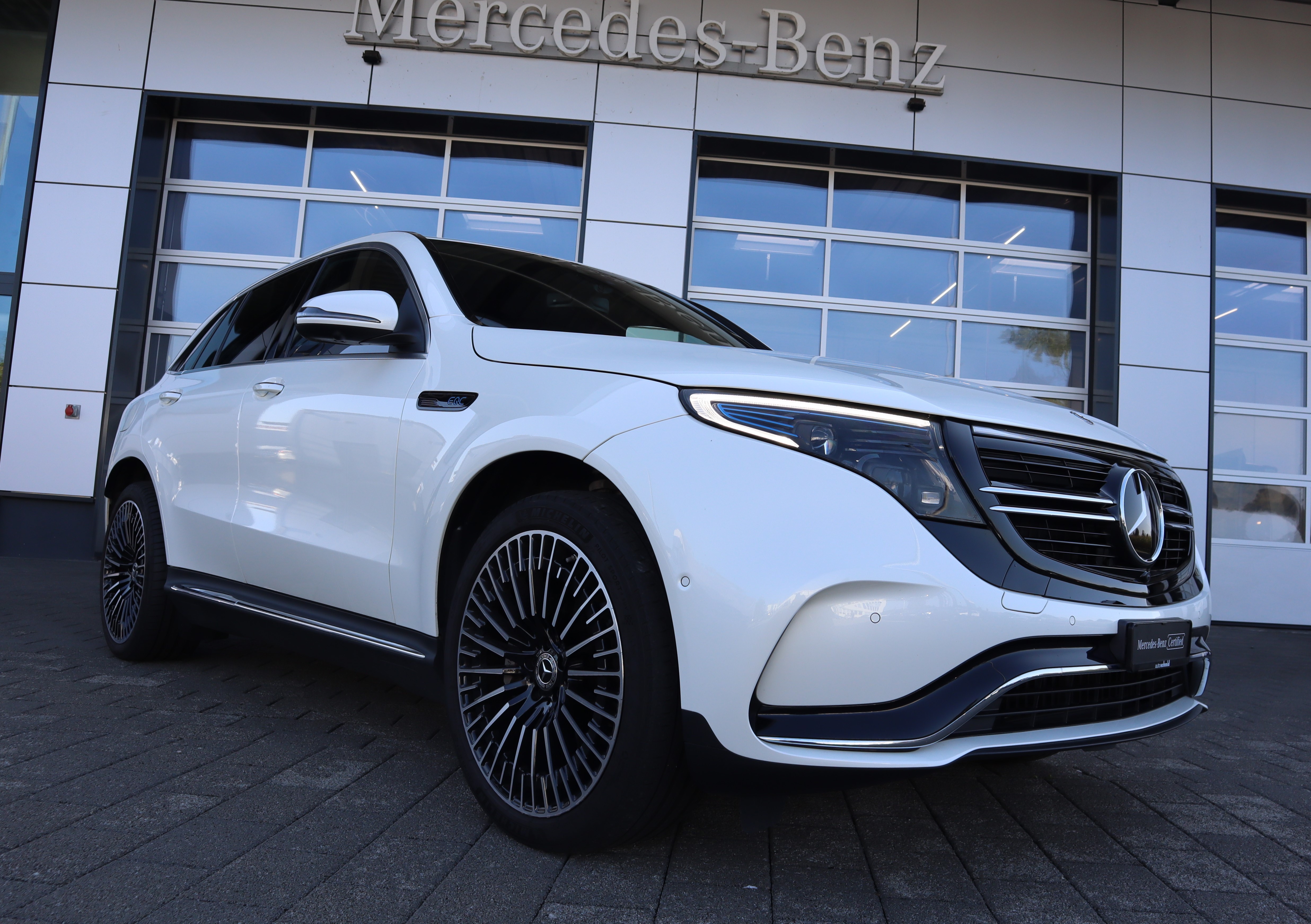 MERCEDES-BENZ EQC 400 AMG Line 4Matic