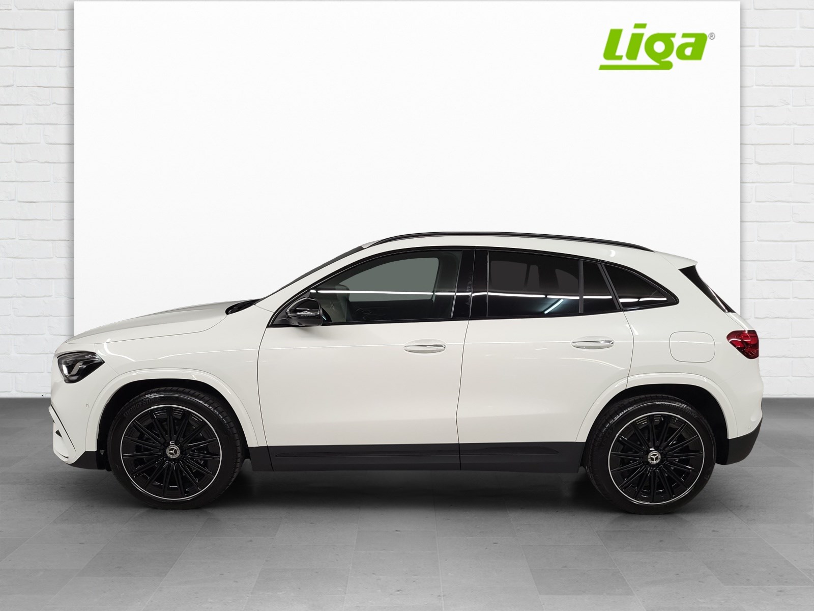 MERCEDES-BENZ GLA 200 AMG Line Night Star