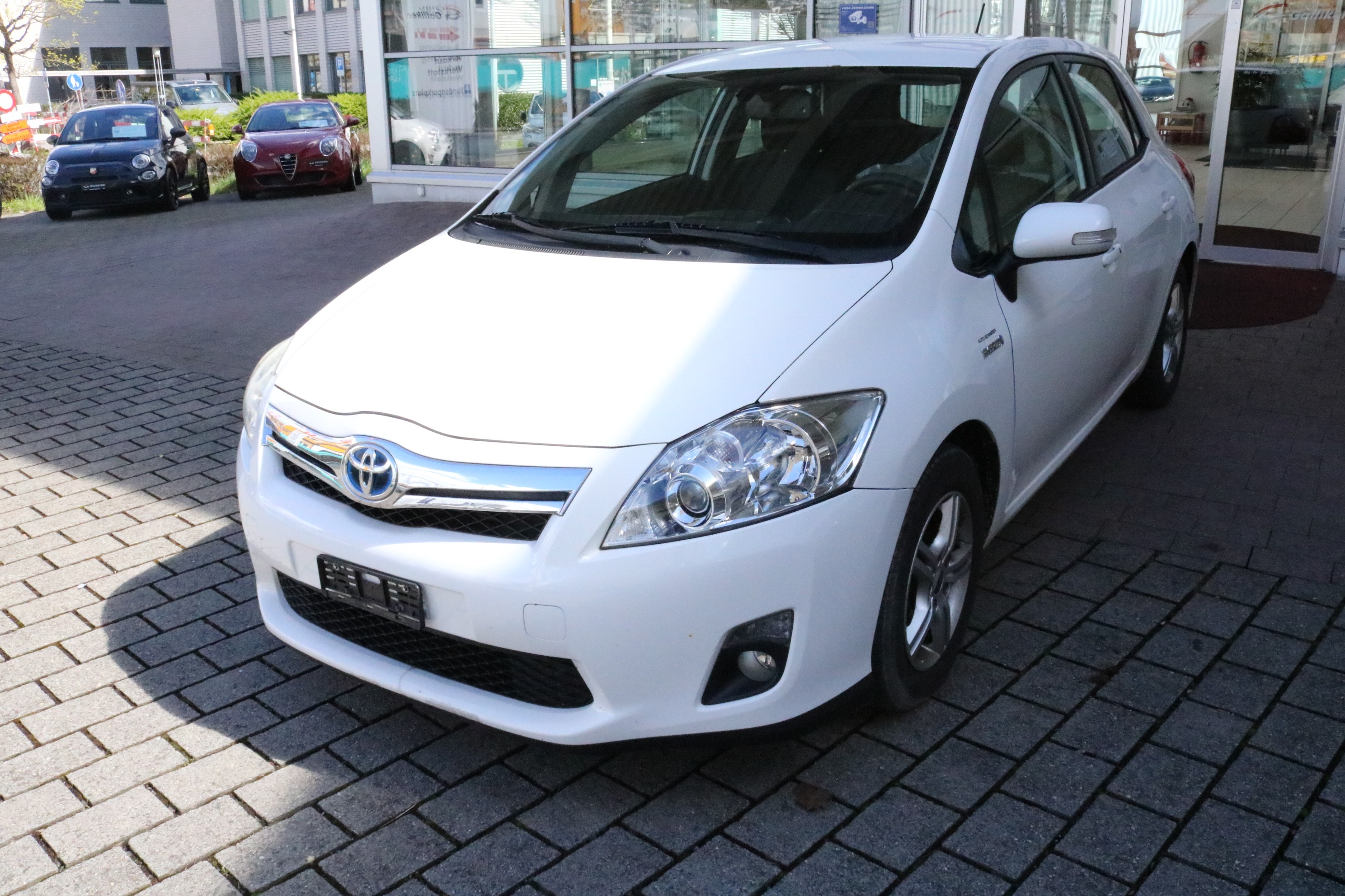 TOYOTA Auris 1.8 16V HSD Linea Sol