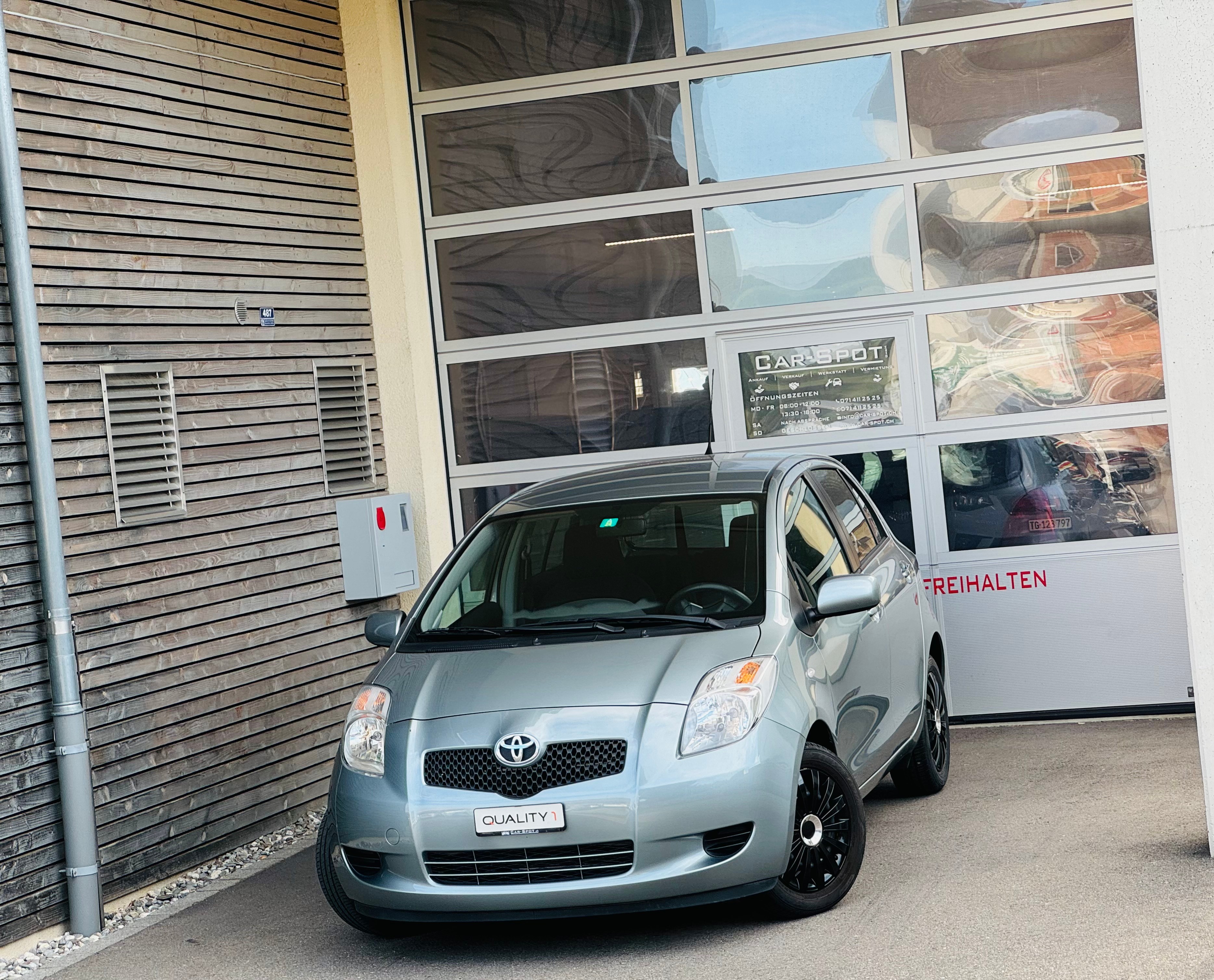 TOYOTA Yaris 1.3 Linea Luna