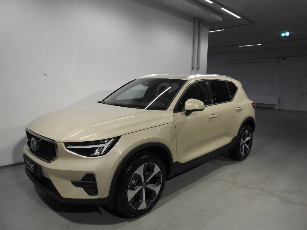 VOLVO XC40 2.0 B3 MH Core