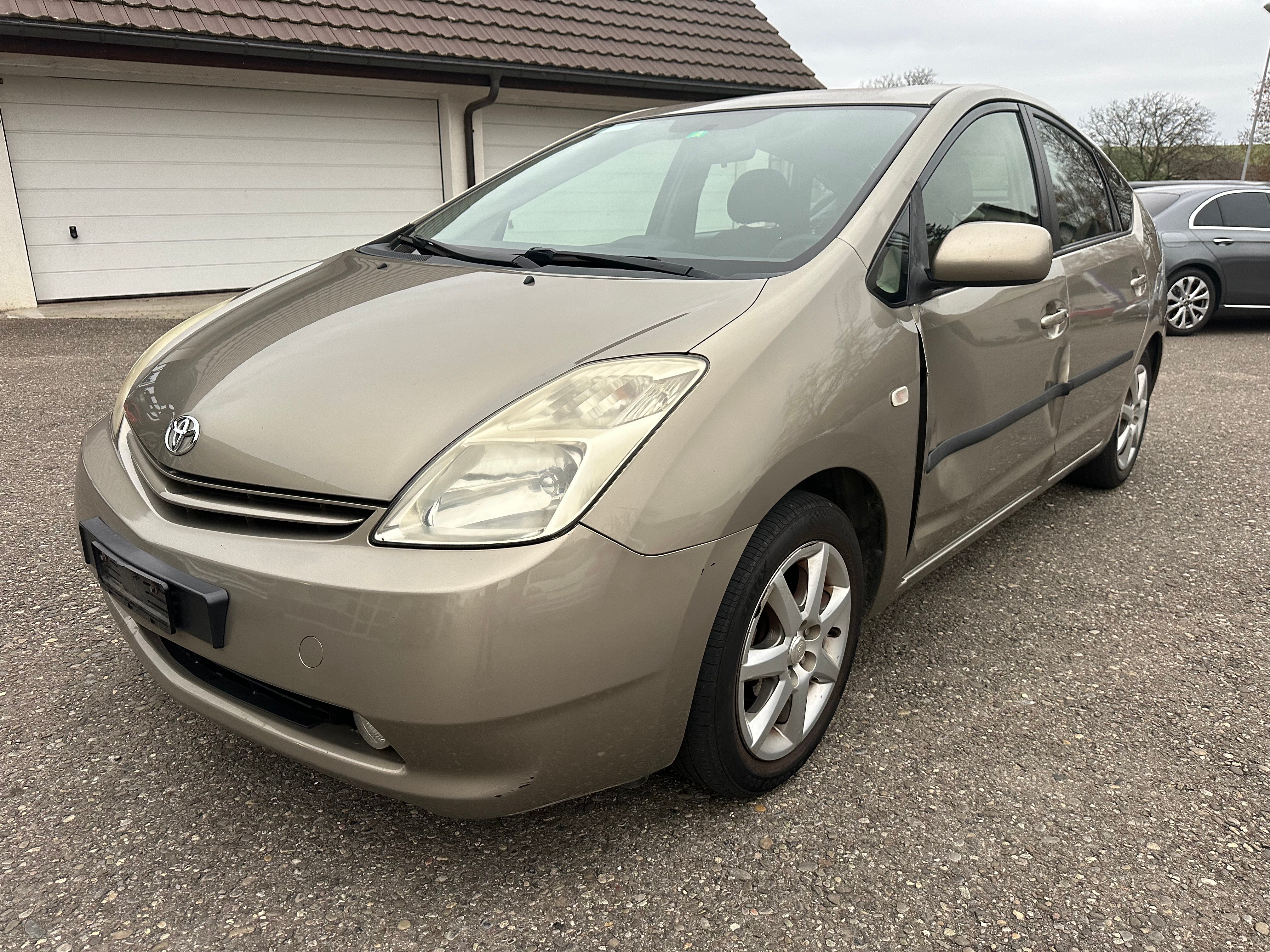 TOYOTA Prius 1.5 16V Hybrid