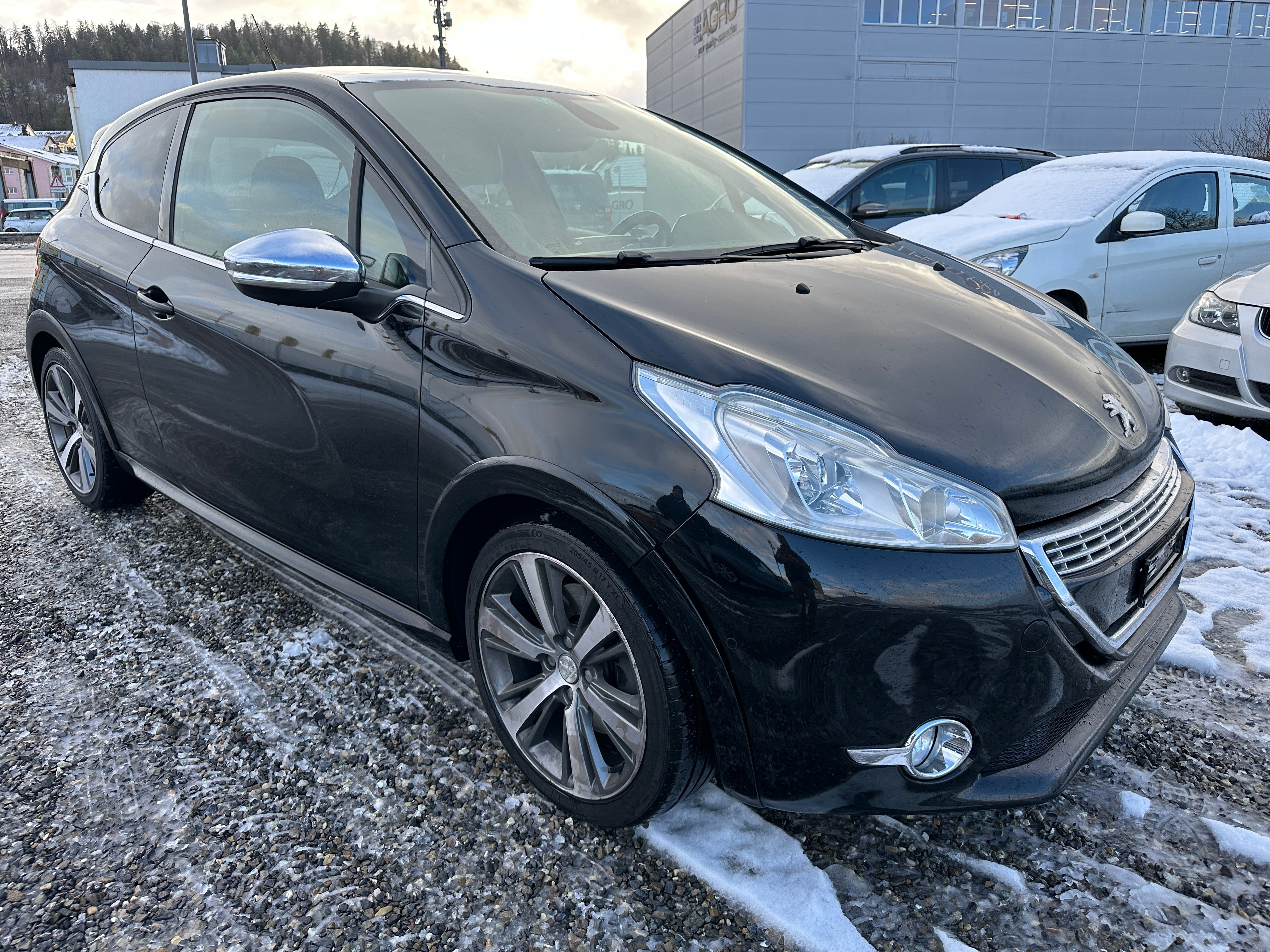 PEUGEOT 208 1.6 Turbo Allure