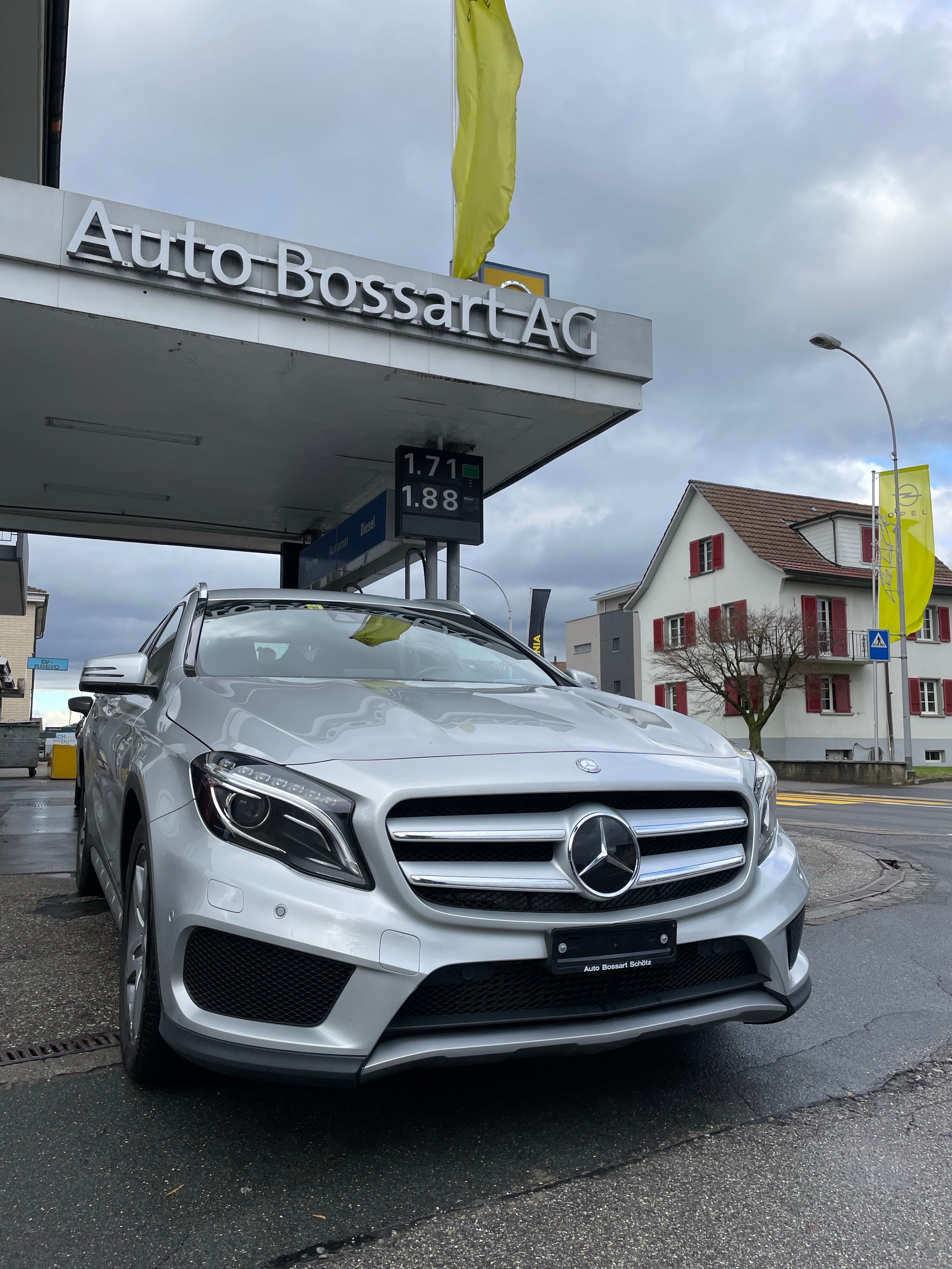 MERCEDES-BENZ GLA 250 AMG Line 4Matic 7G-DCT