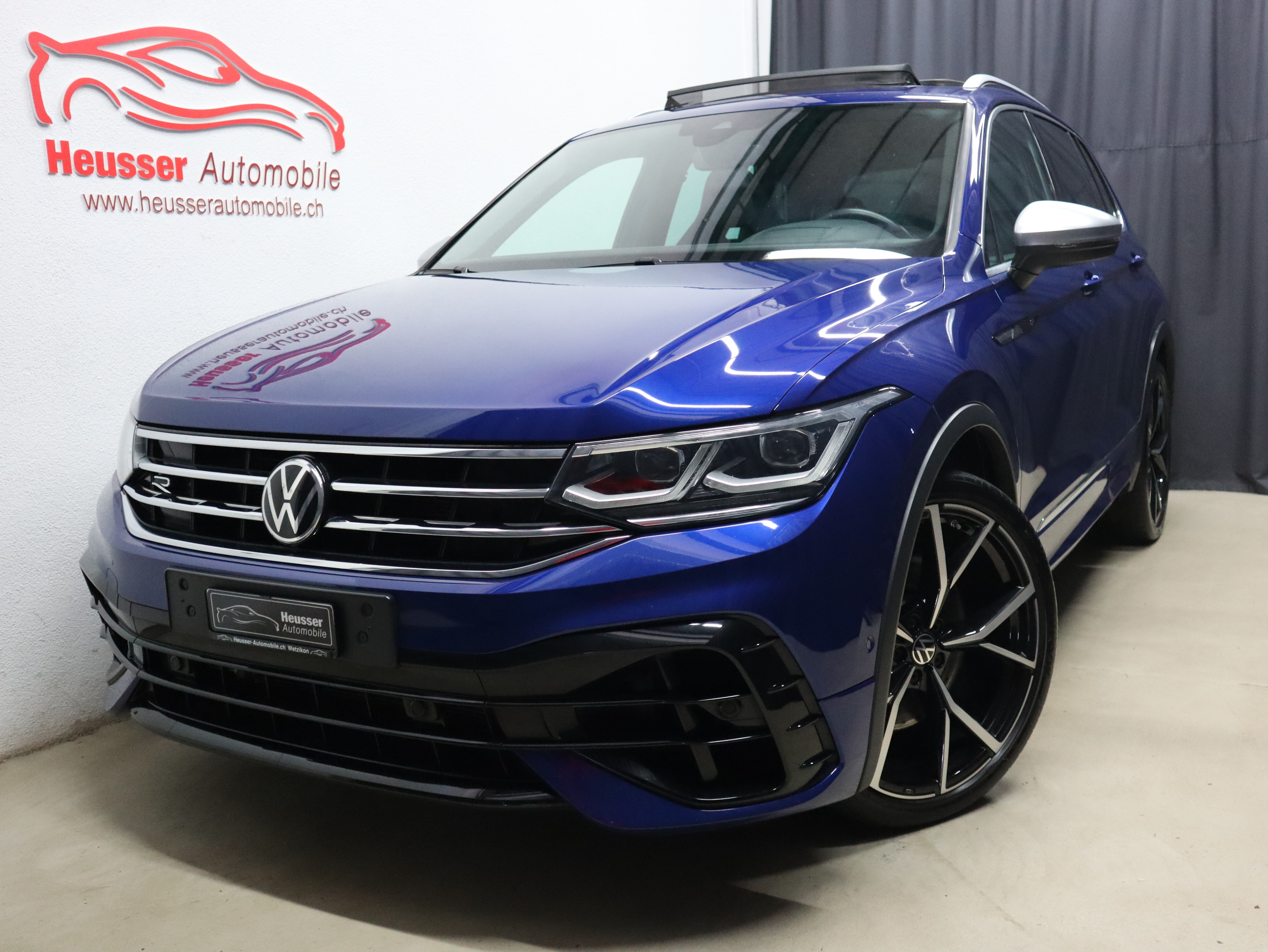 VW Tiguan 2.0 TSI R 4Motion DSG - Panorama - Navi - Sportsitze - AHK - Kamera - 320 PS