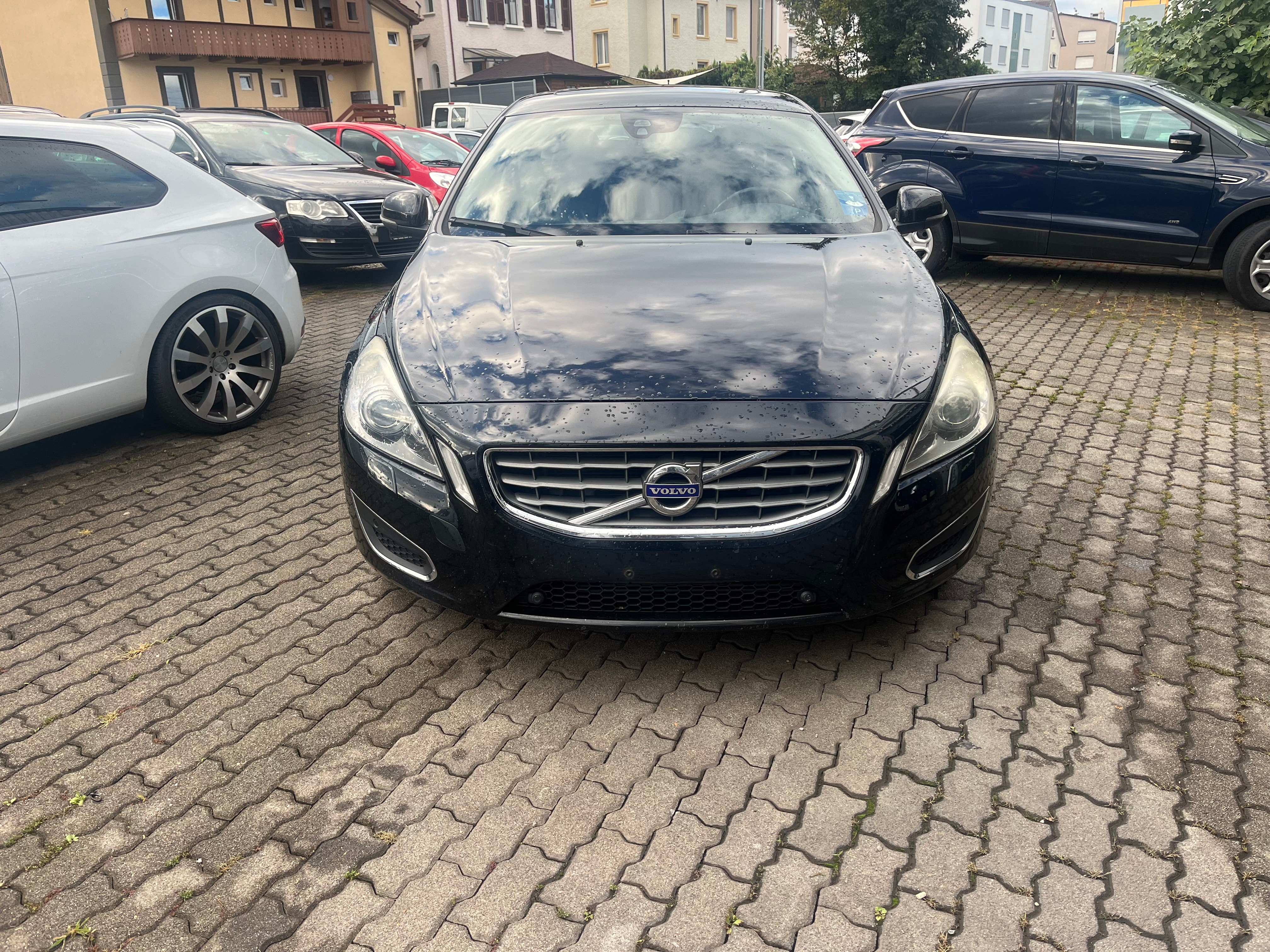 VOLVO V60 D5 AWD R-Design Geartronic