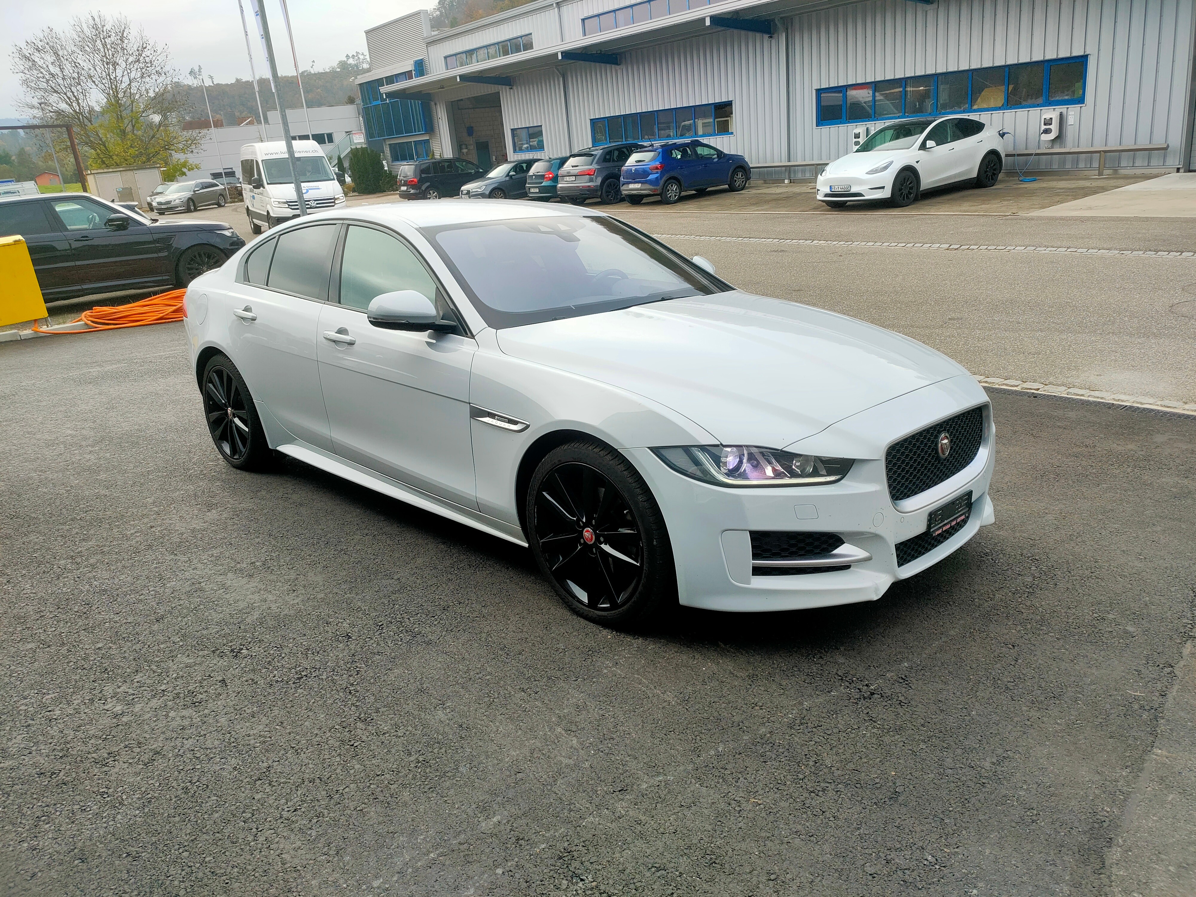 JAGUAR XE