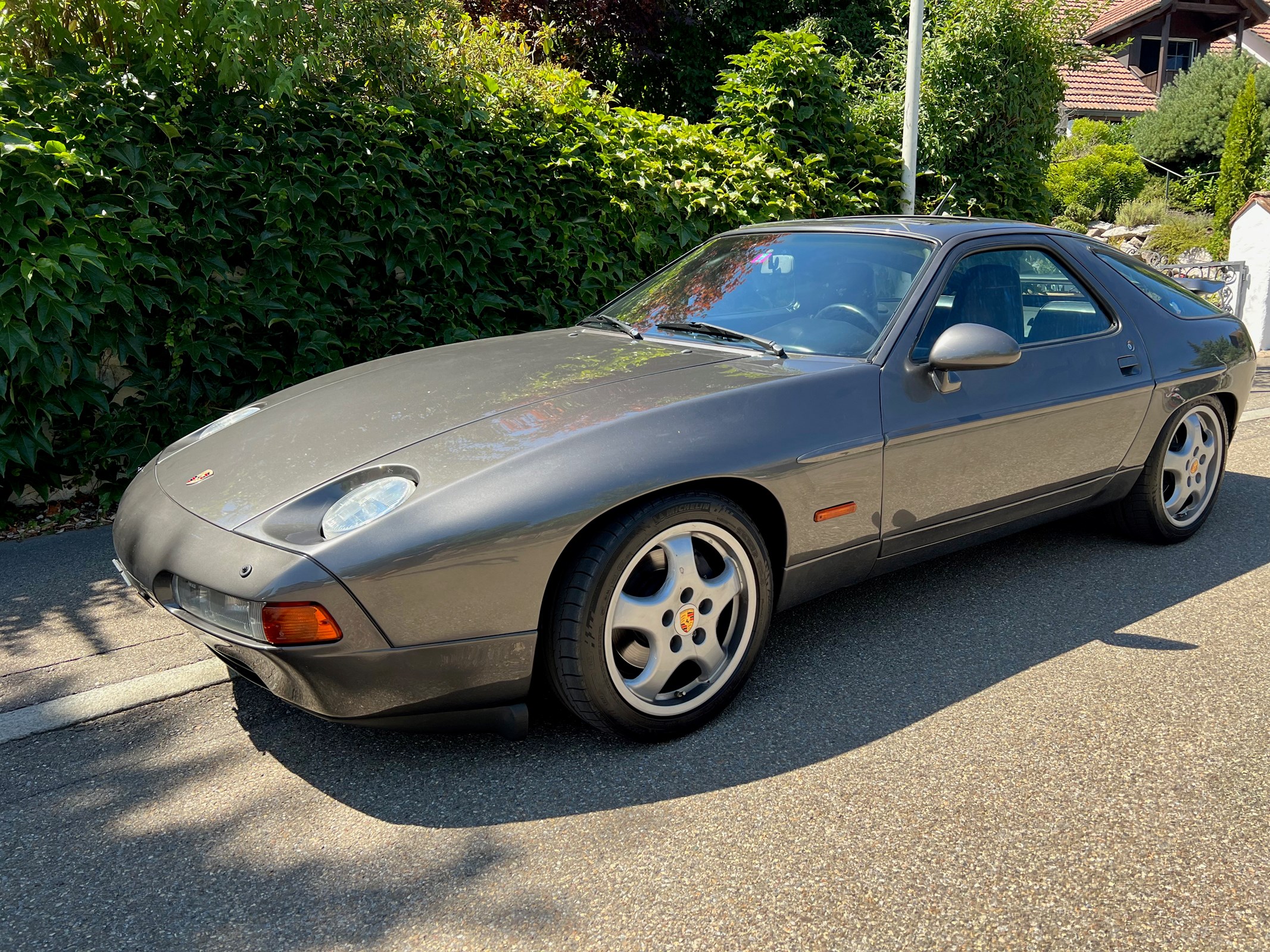 PORSCHE 928 S4