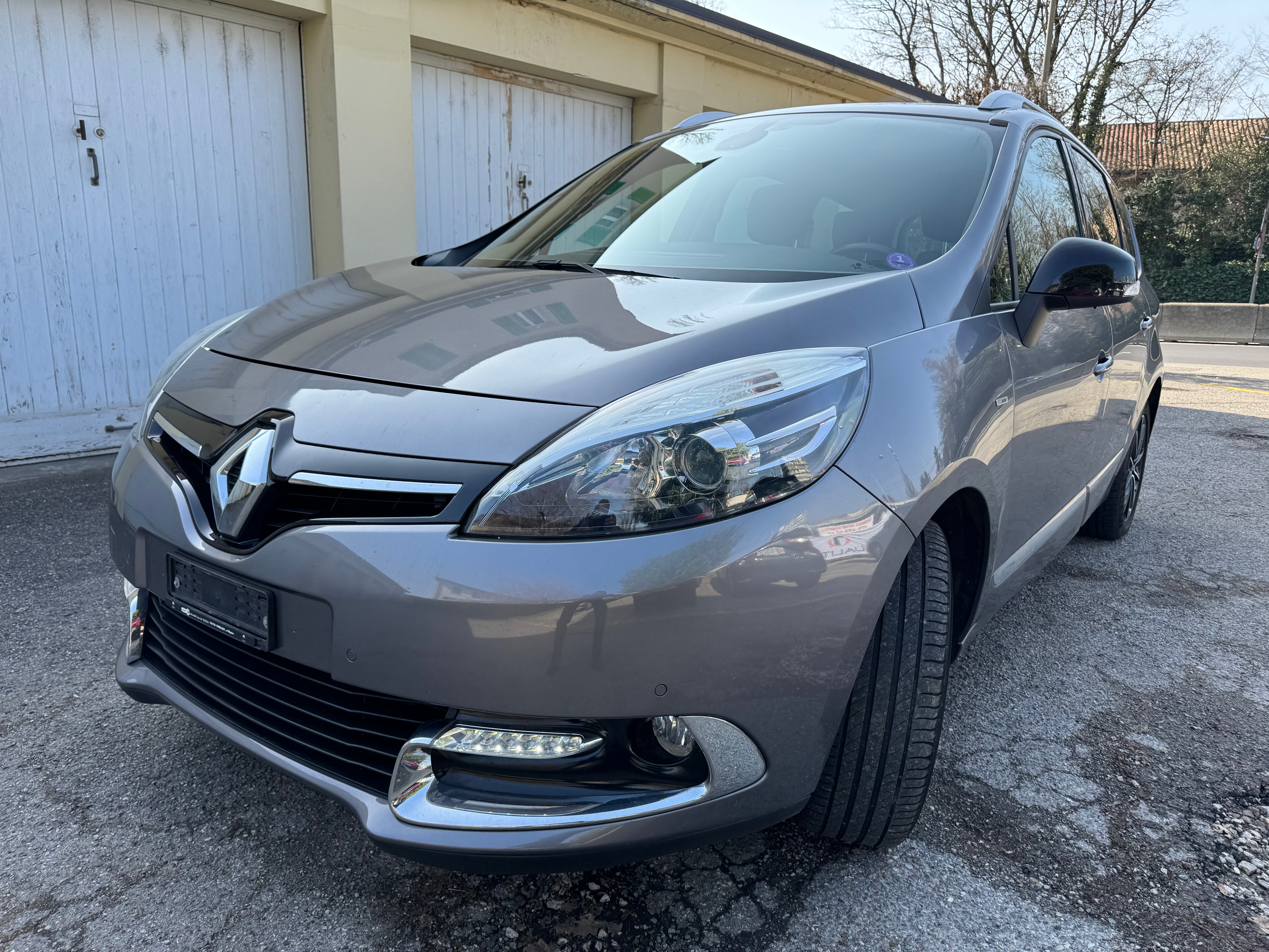 RENAULT Grand Scénic 1.5 dCi Swiss Edition EDC