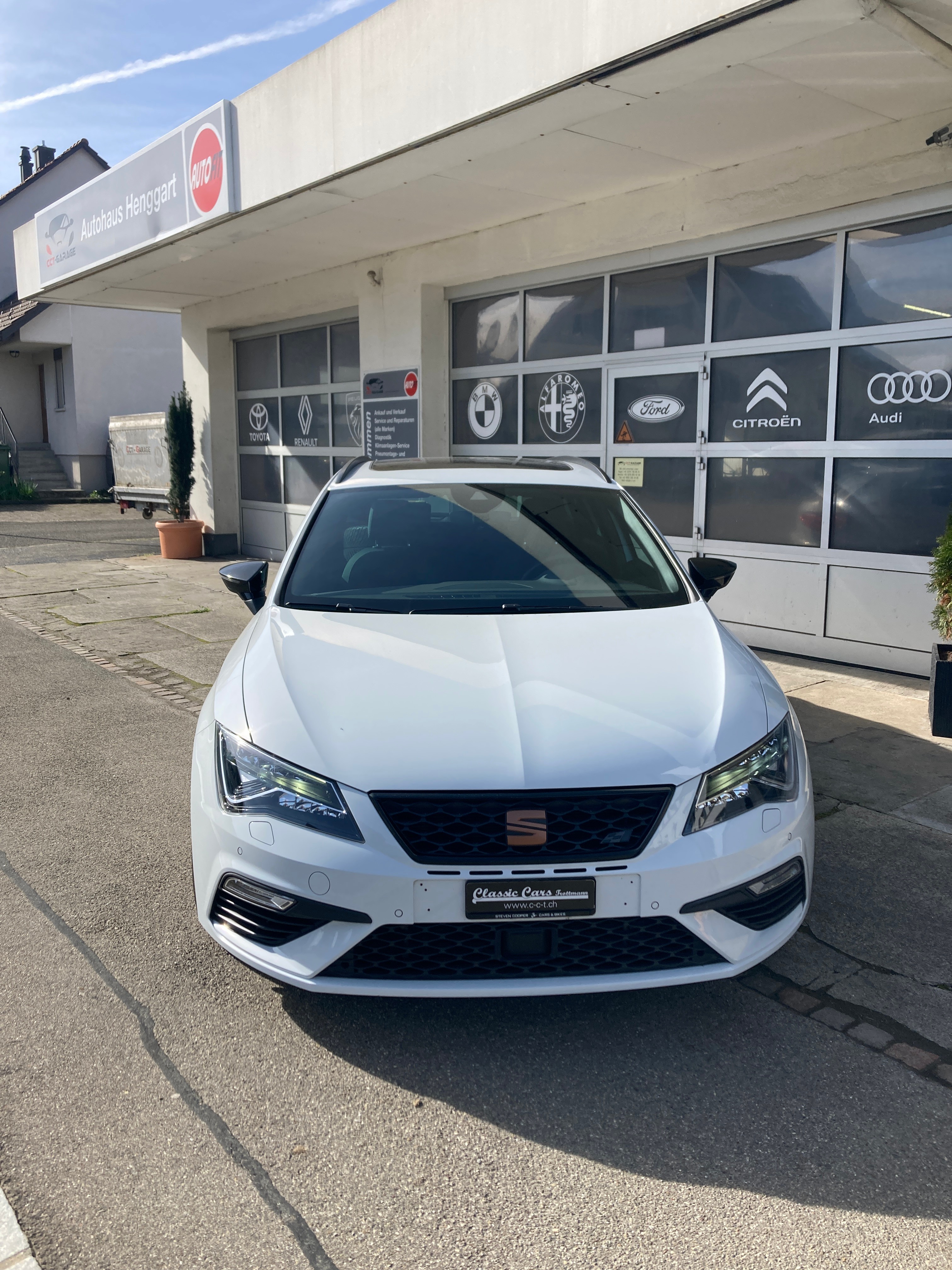 SEAT Leon ST 2.0 TSI Cupra R 300 4 Drive DSG