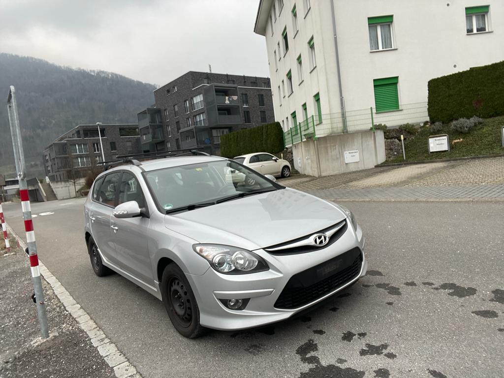 HYUNDAI i30 Wagon 1.6 CRDi Style Automatic