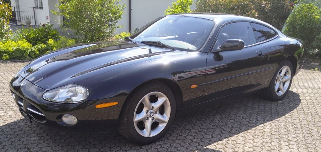 JAGUAR XK8