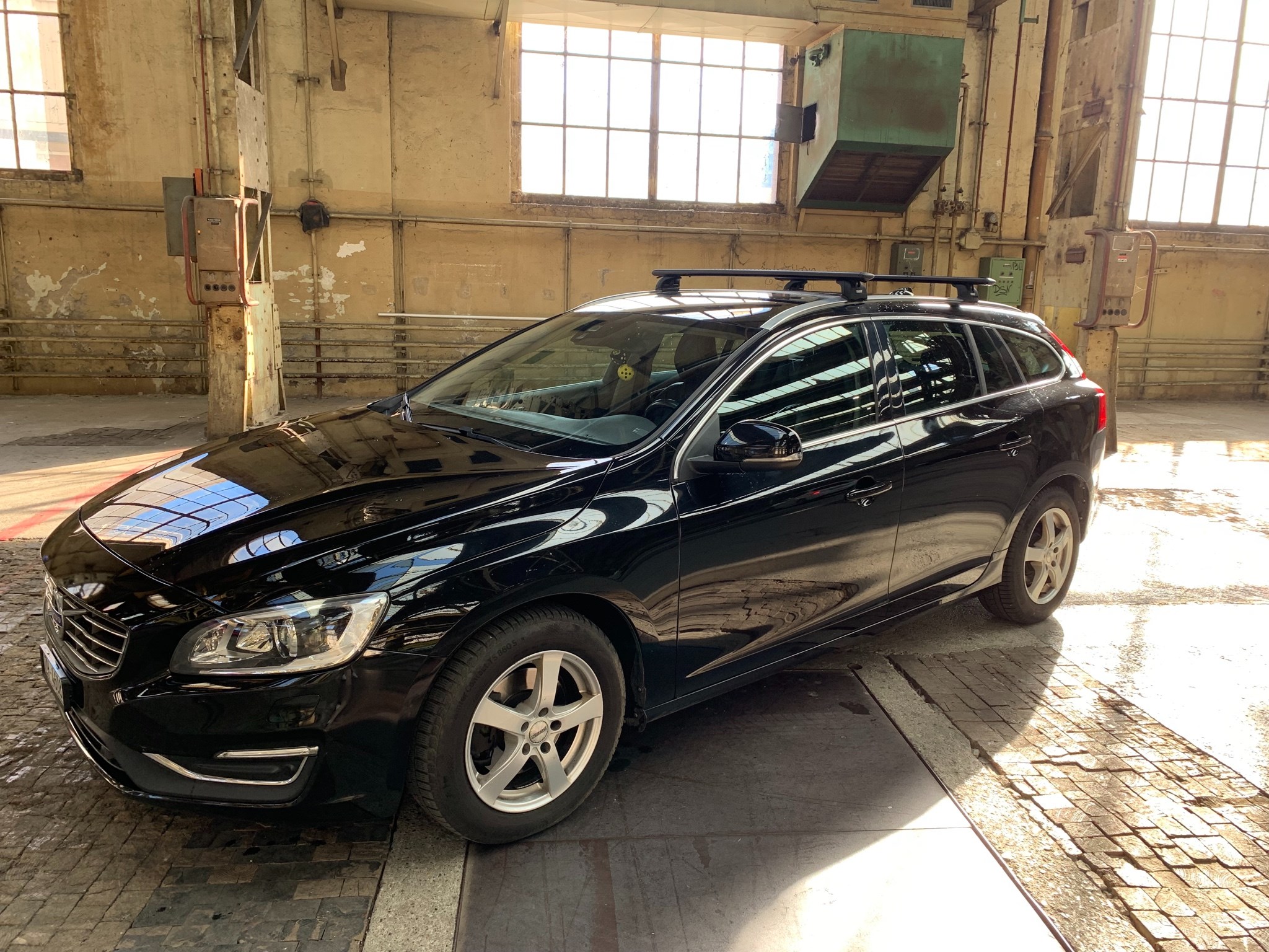 VOLVO V60 D4 Summum