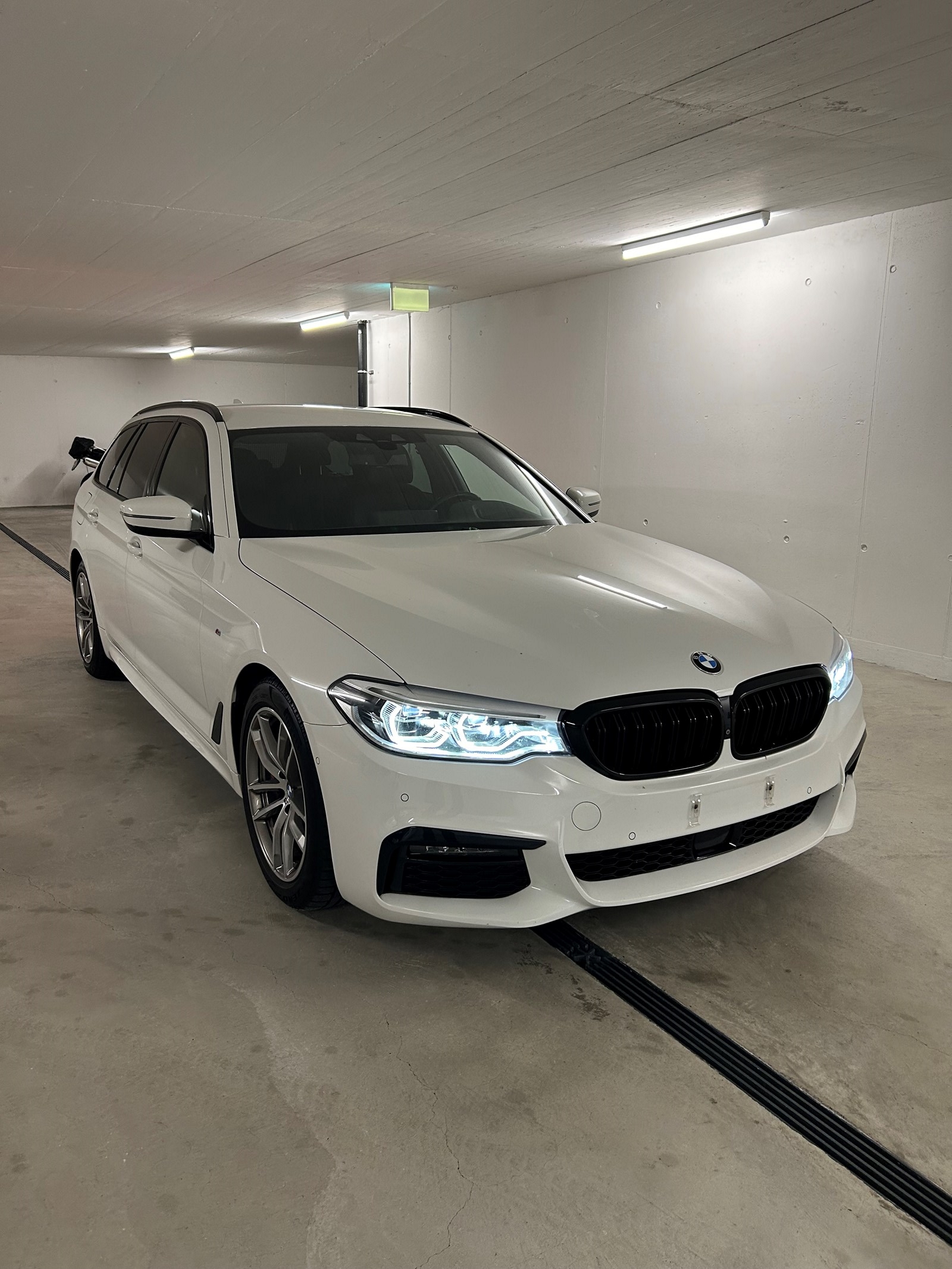 BMW 530d xDrive Touring Pure M Sport Edition Steptr.