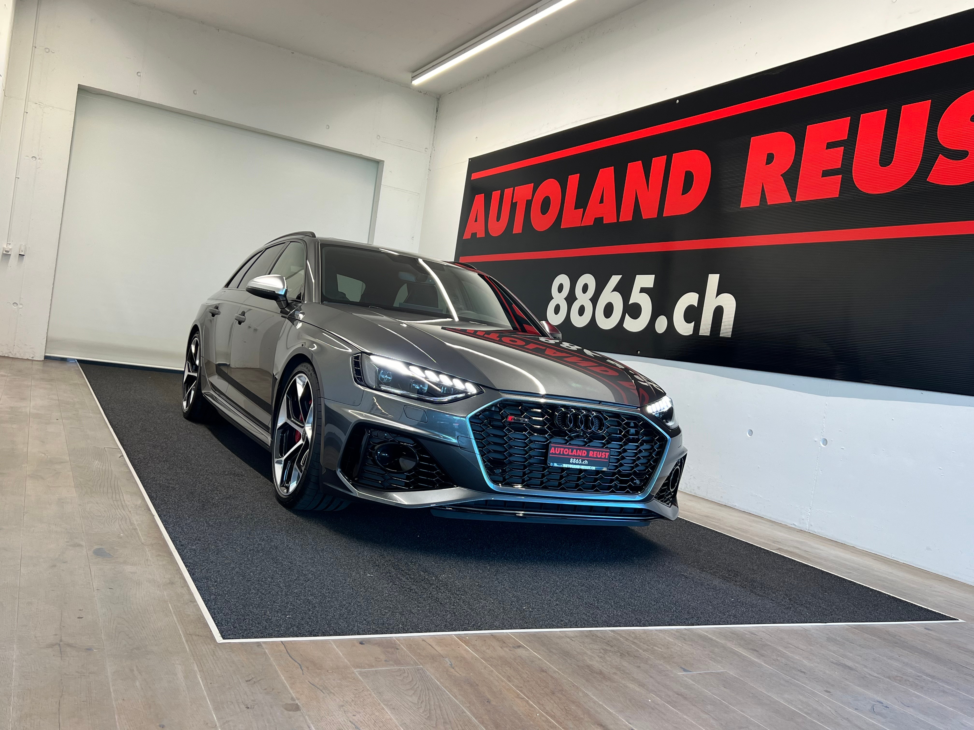 AUDI RS4 Avant quattro tiptronic