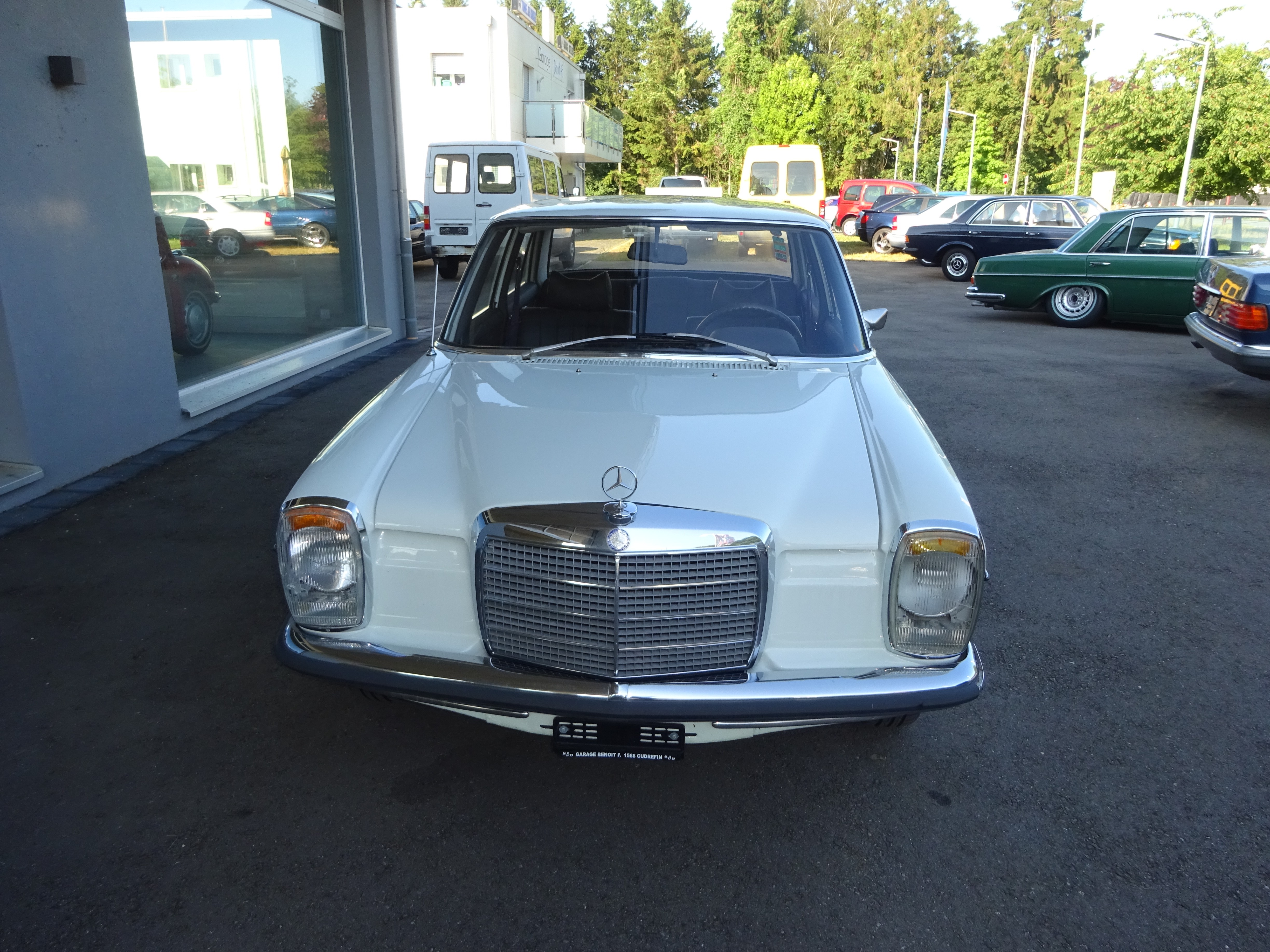 MERCEDES-BENZ 200