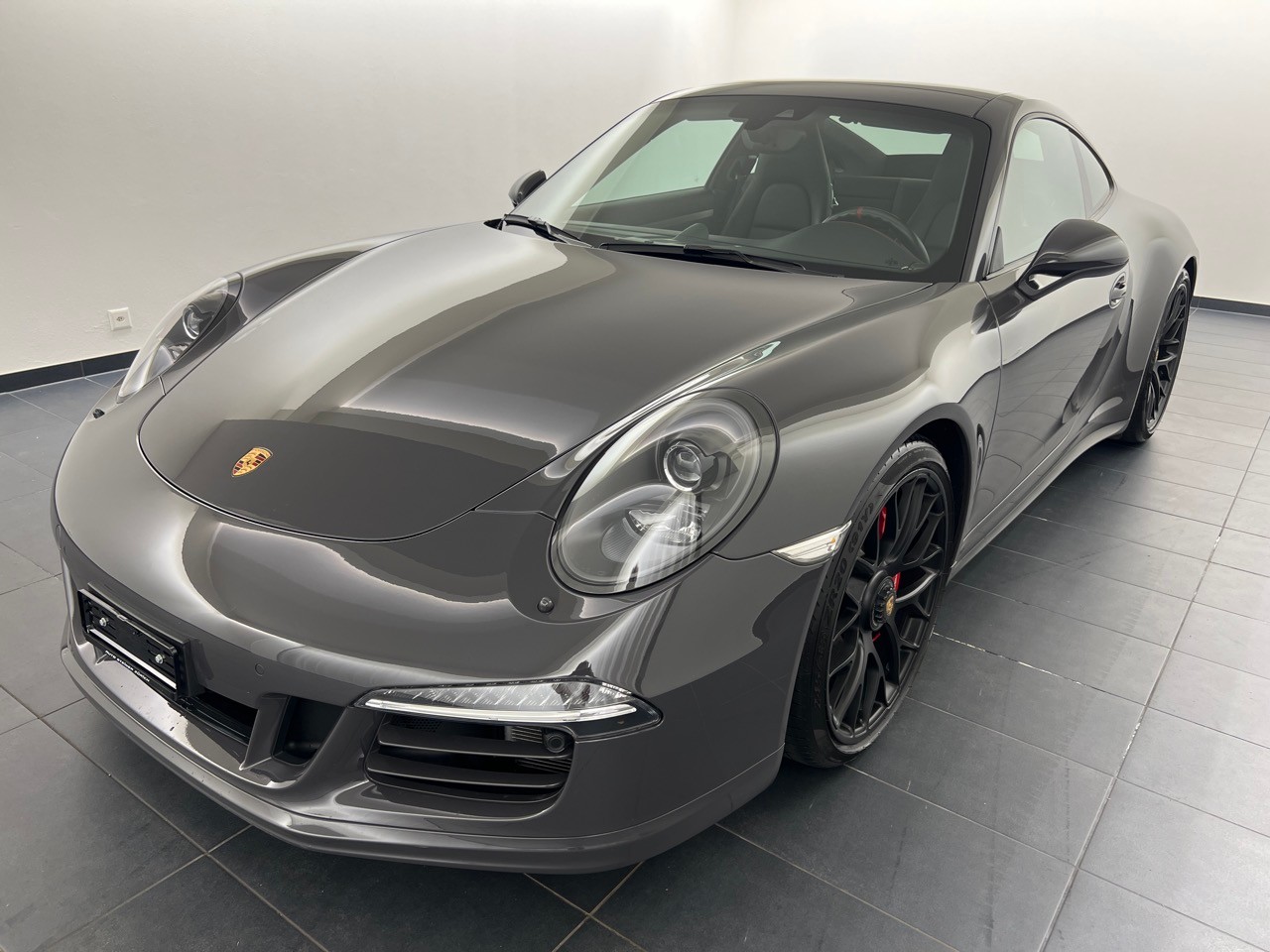 PORSCHE 911 Carrera 4S Exclusive Swiss Edition PDK