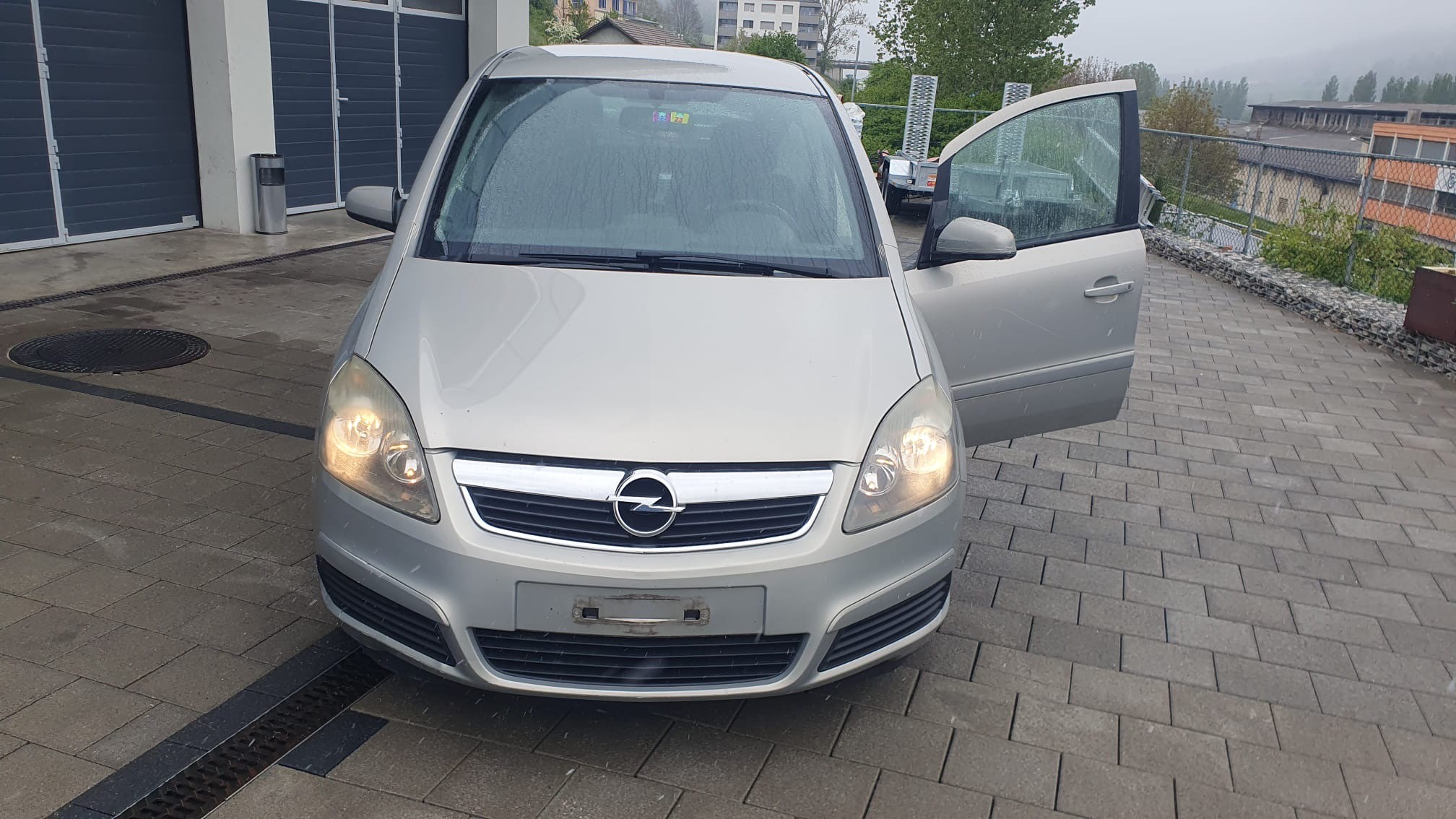 OPEL Zafira 1.9 CDTI (Essentia) Automatic