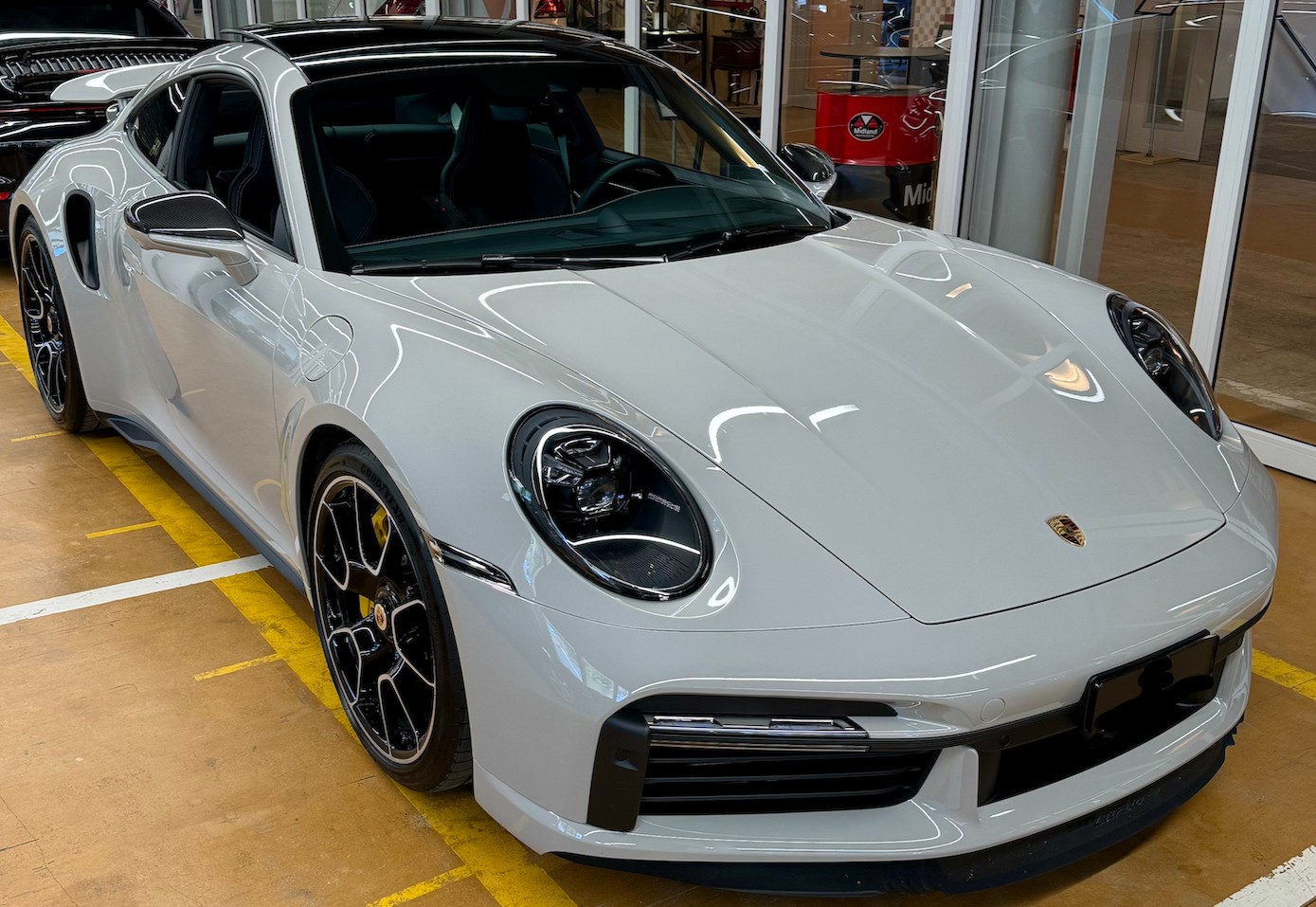 PORSCHE 911 Turbo S PDK