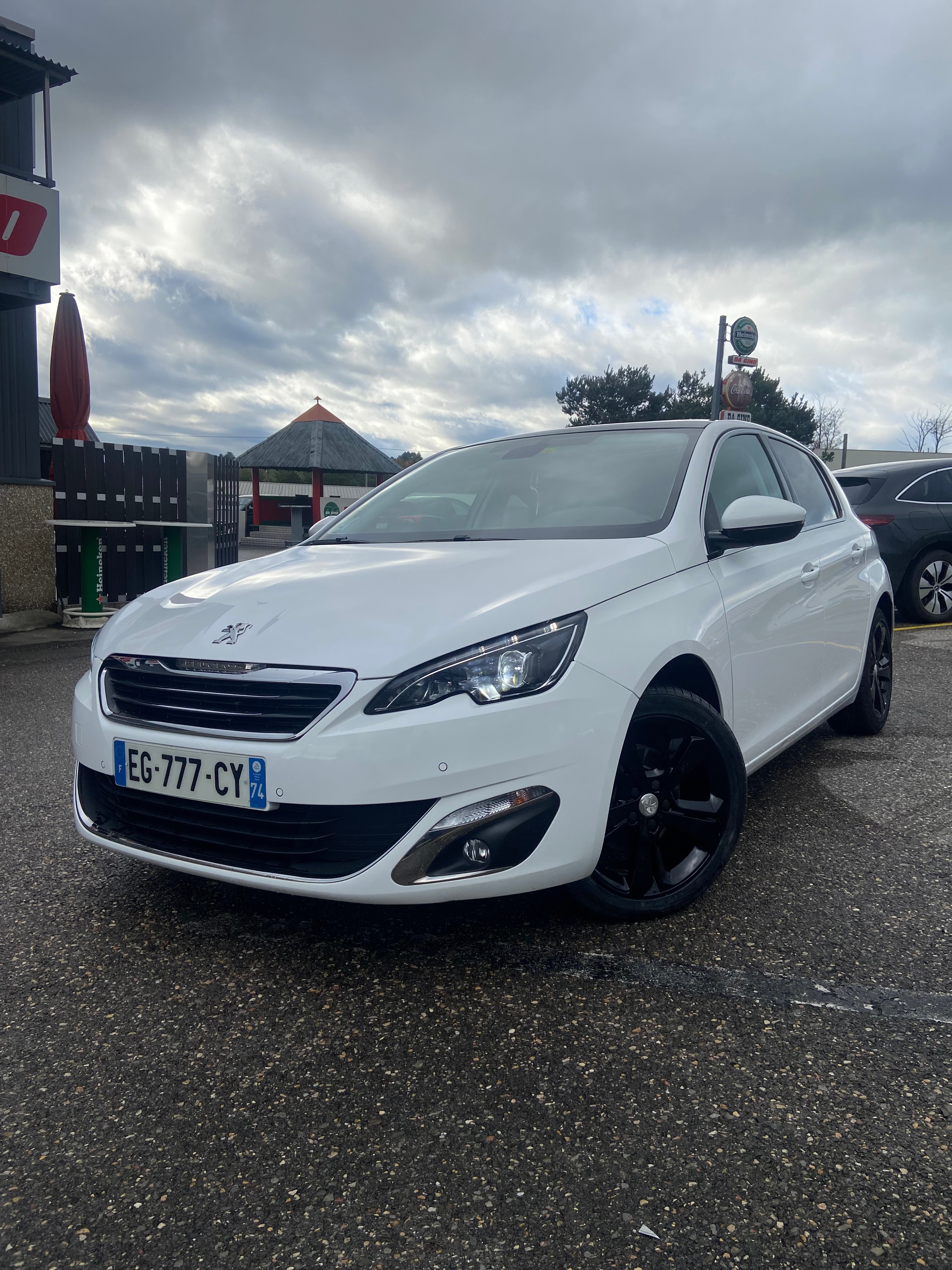 PEUGEOT 308 1.6 BlueHDI Allure Automatic