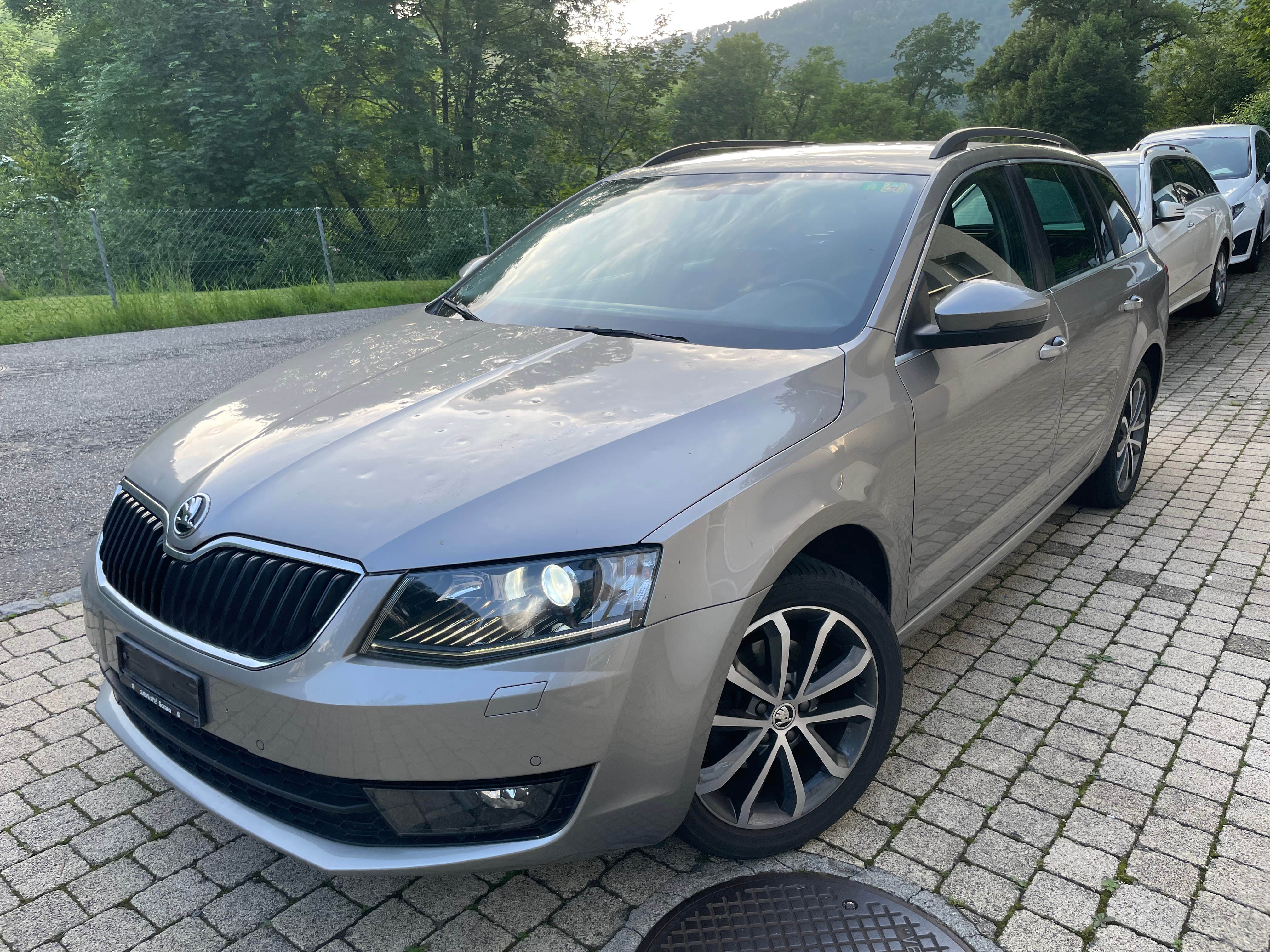 SKODA Octavia Combi 1.6 TDI Swiss Edition 4x4