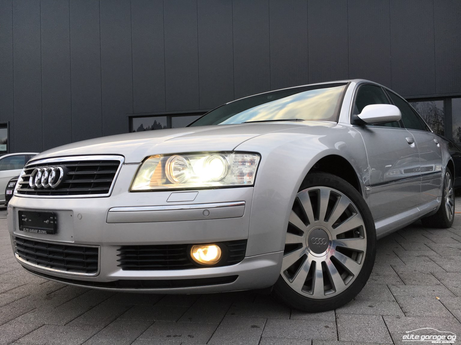 AUDI A8 4.2 quattro