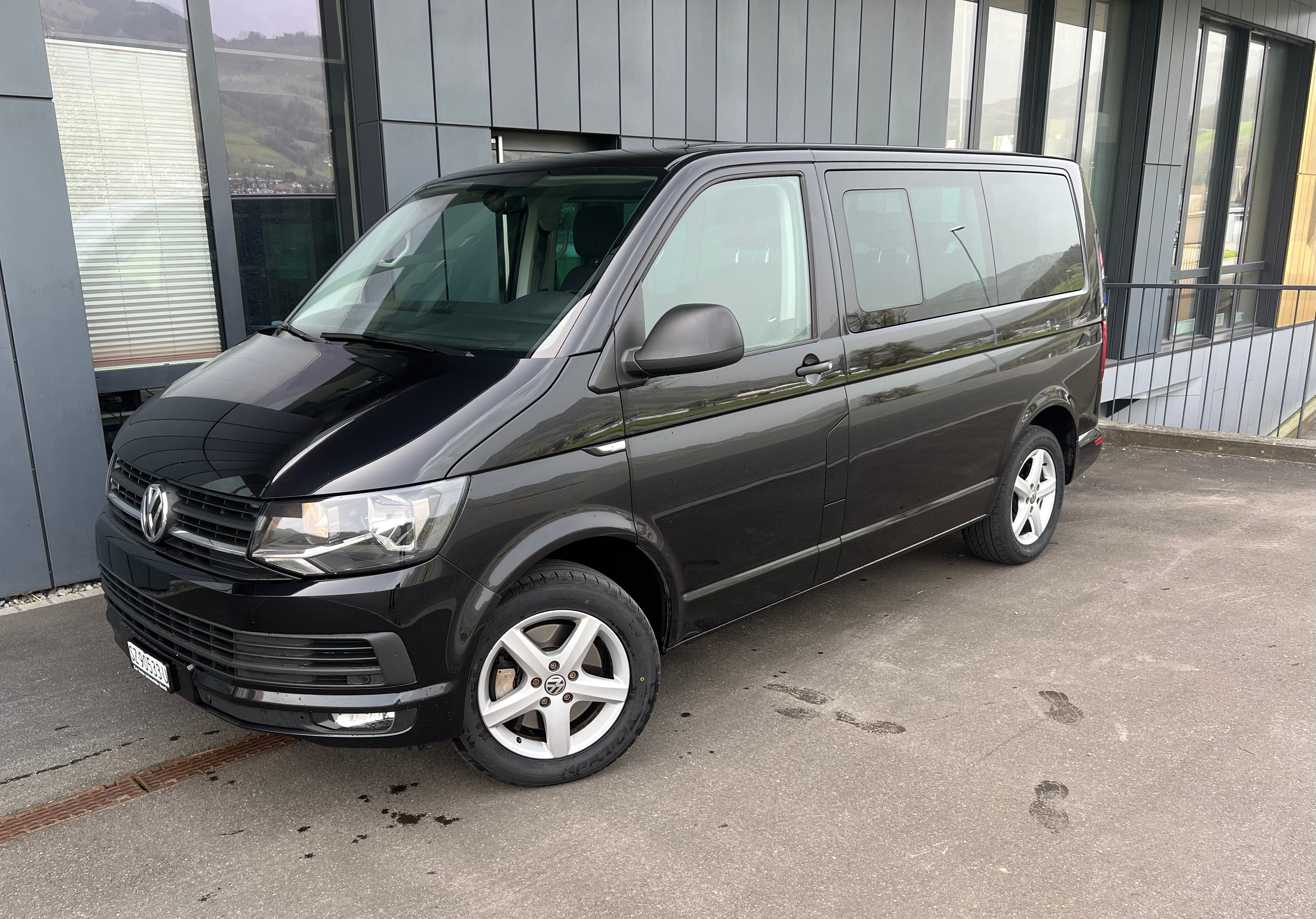 VW T6 Multivan 2.0 TDI 4x4, 7 Sitze, Standheizung, AHK 2500 kg.