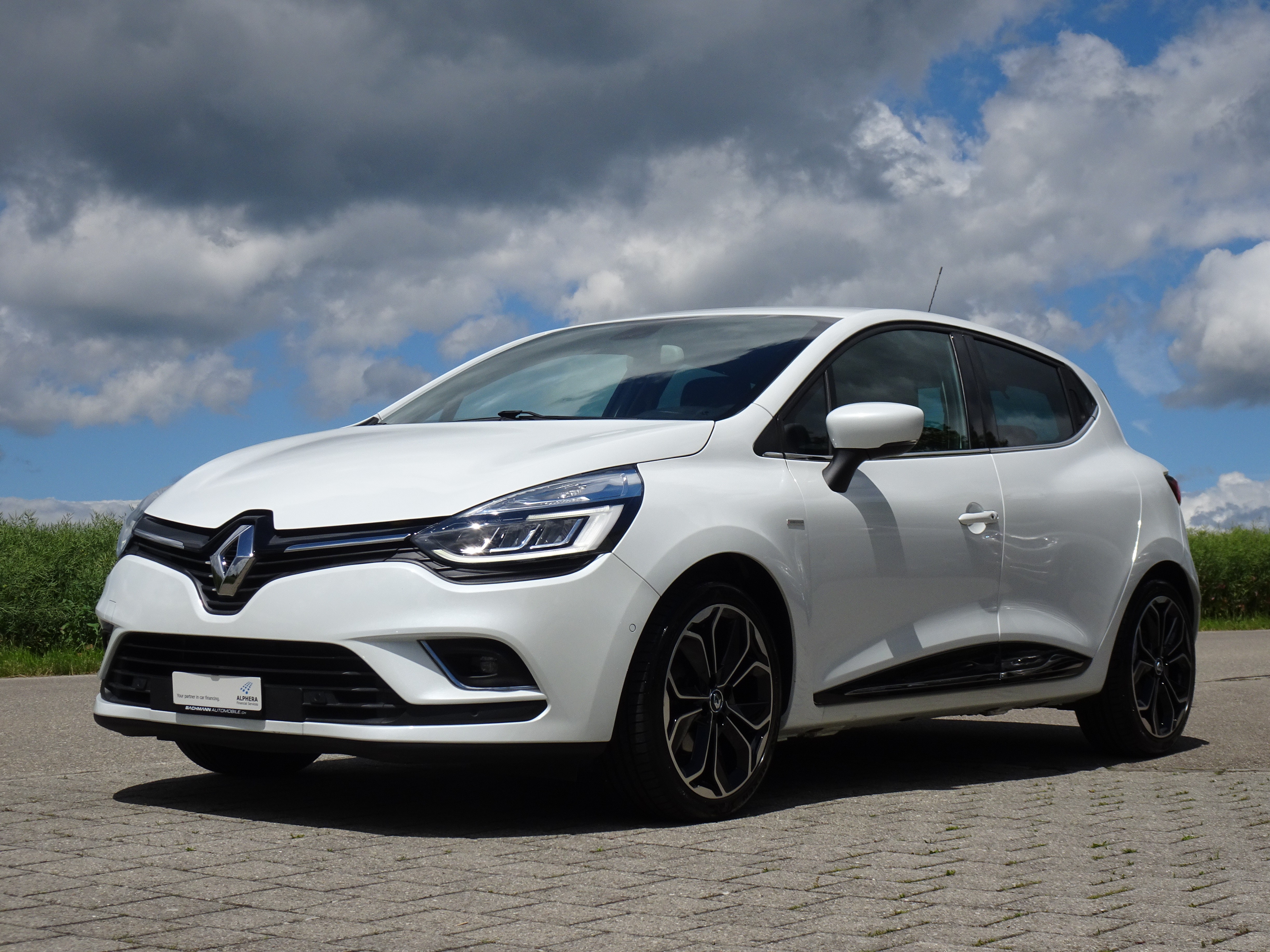 RENAULT Clio 1.2 16V T Swiss Edition