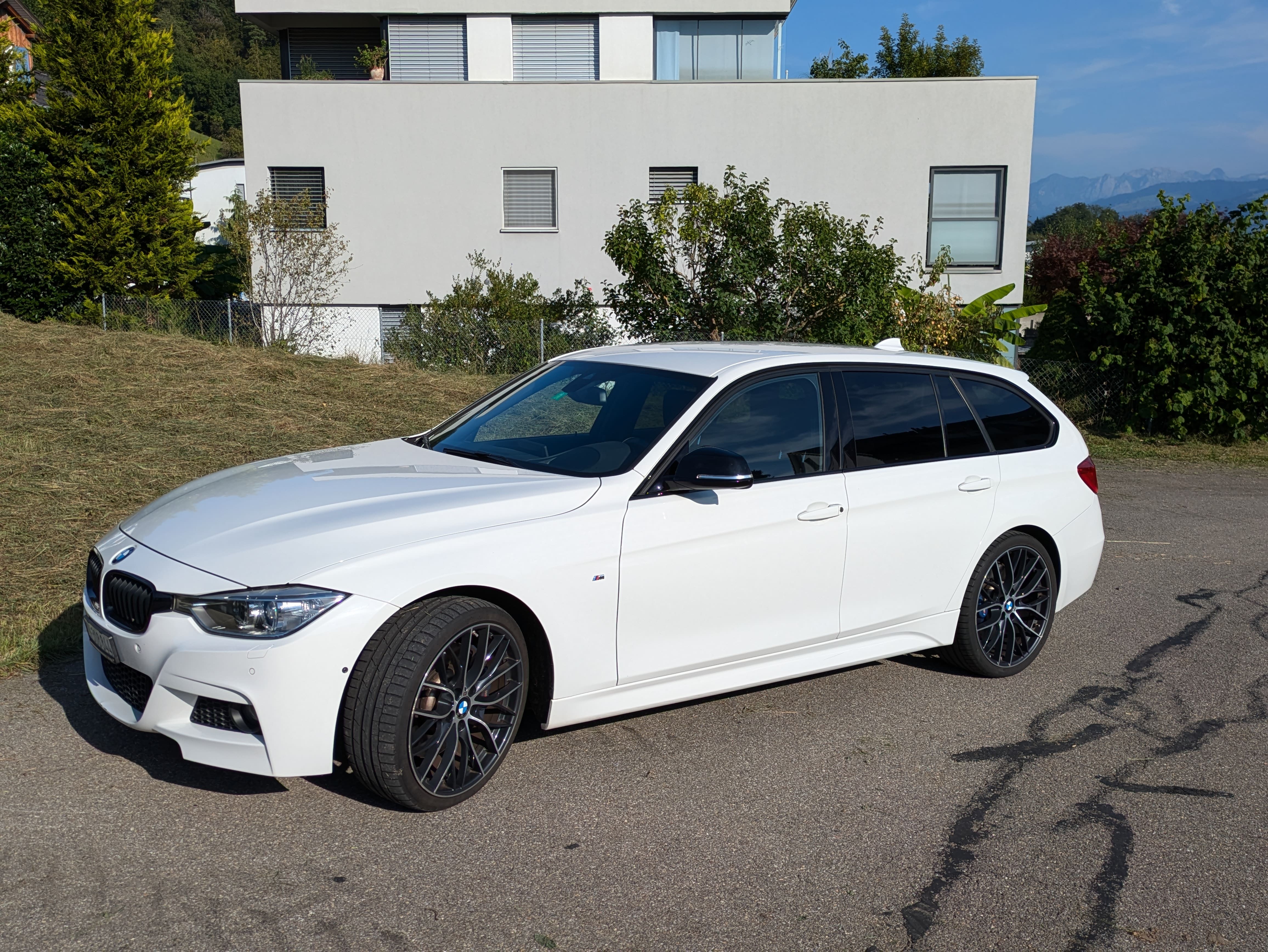 BMW 335i xDrive Touring Sport Line Steptronic M-Paket