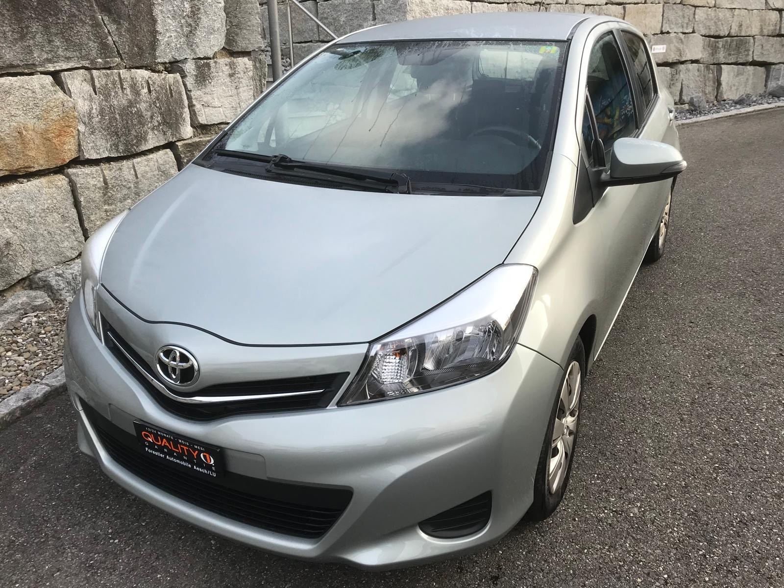 TOYOTA Yaris 1.33 Luna