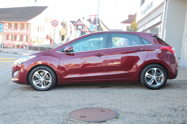 HYUNDAI i30 1.6 GDi Amplia