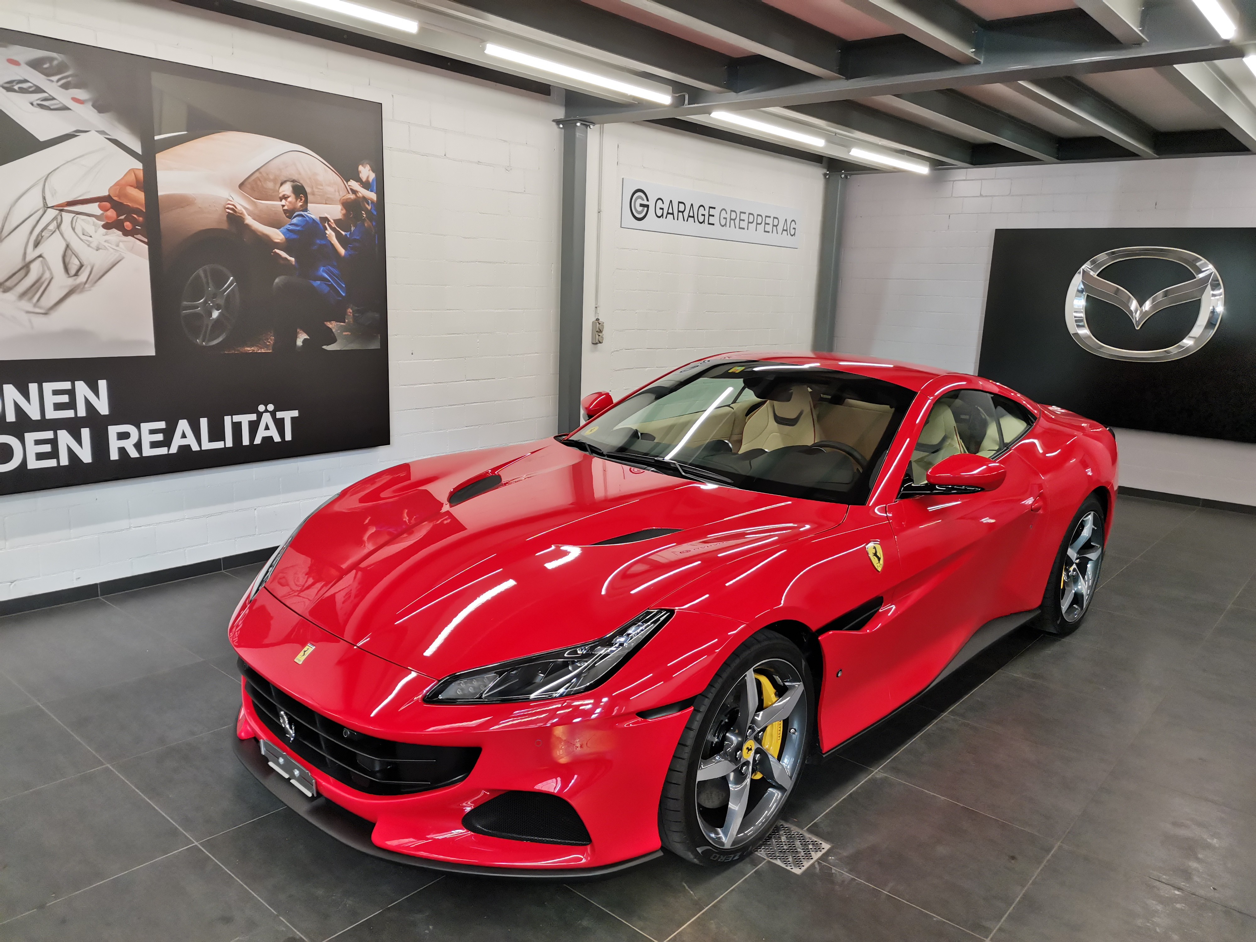 FERRARI Portofino M