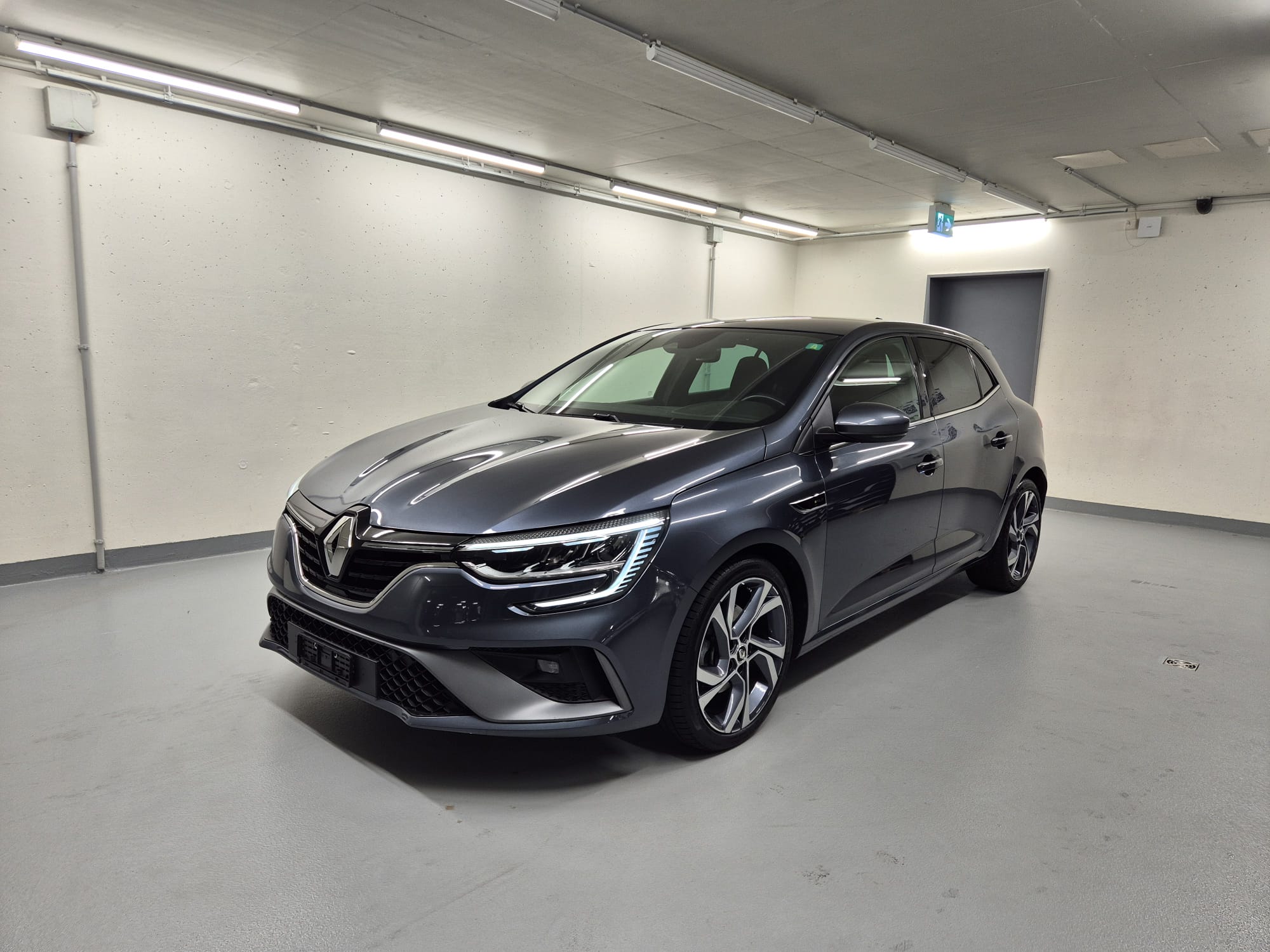 RENAULT Mégane Berline 1.3 16V R.S.Line EDC