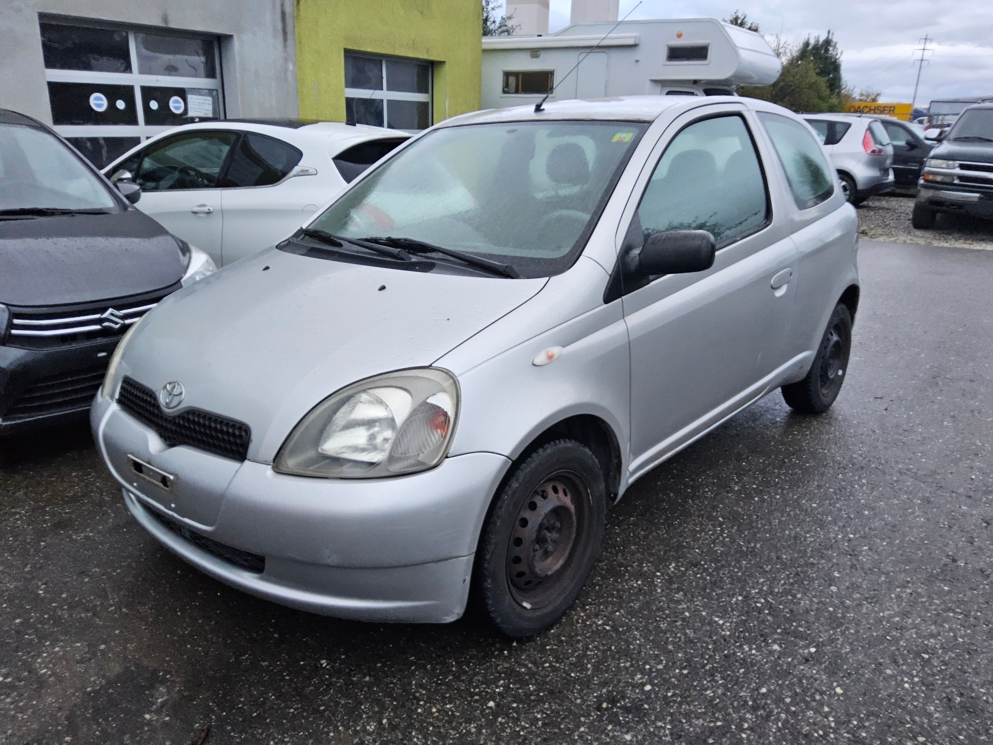 TOYOTA Yaris 1.0 Linea Luna