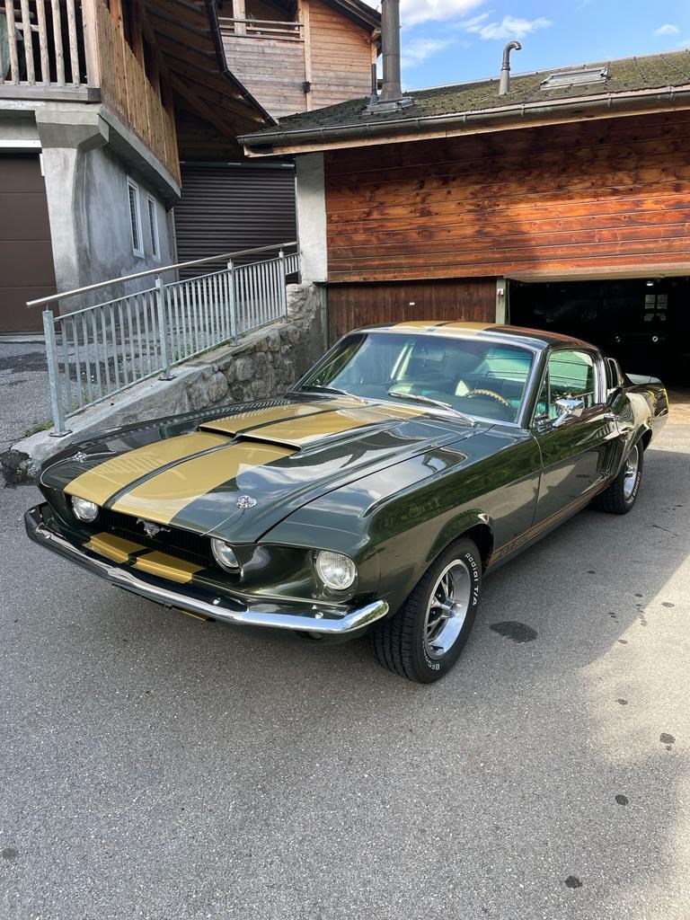 FORD MUSTANG Fastback