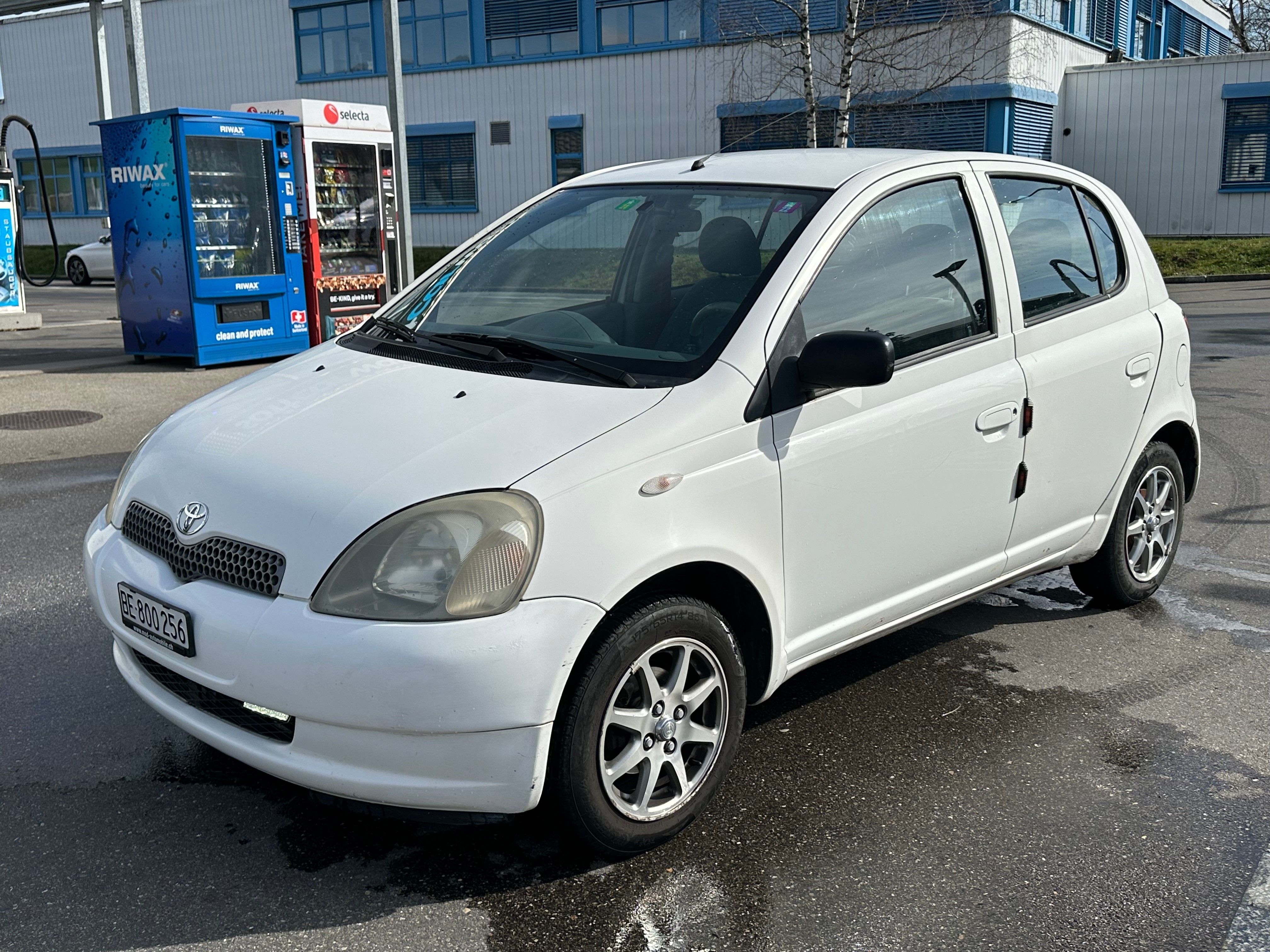 TOYOTA Yaris 1.3 Linea Luna