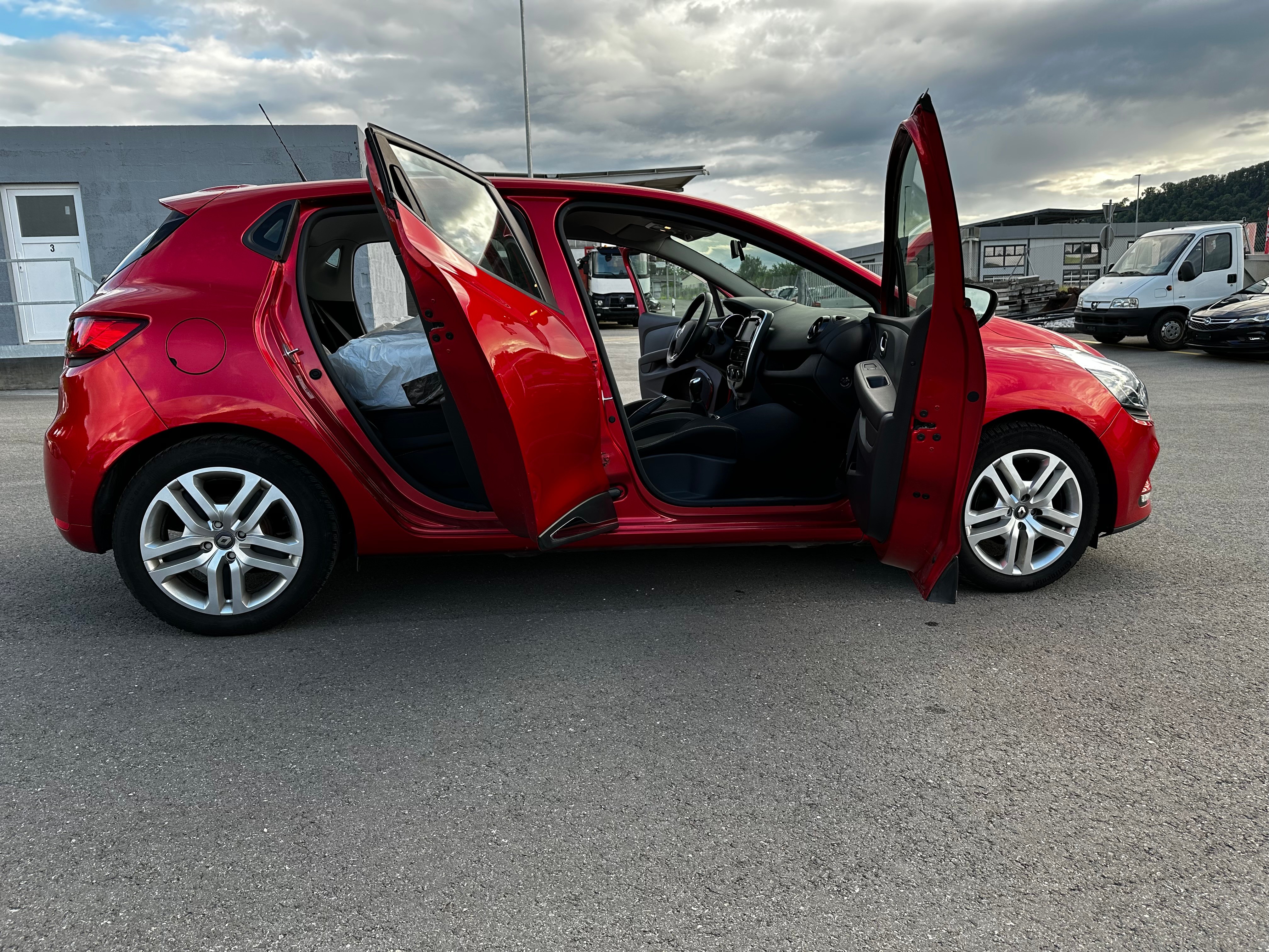 RENAULT Clio 0.9 Zen