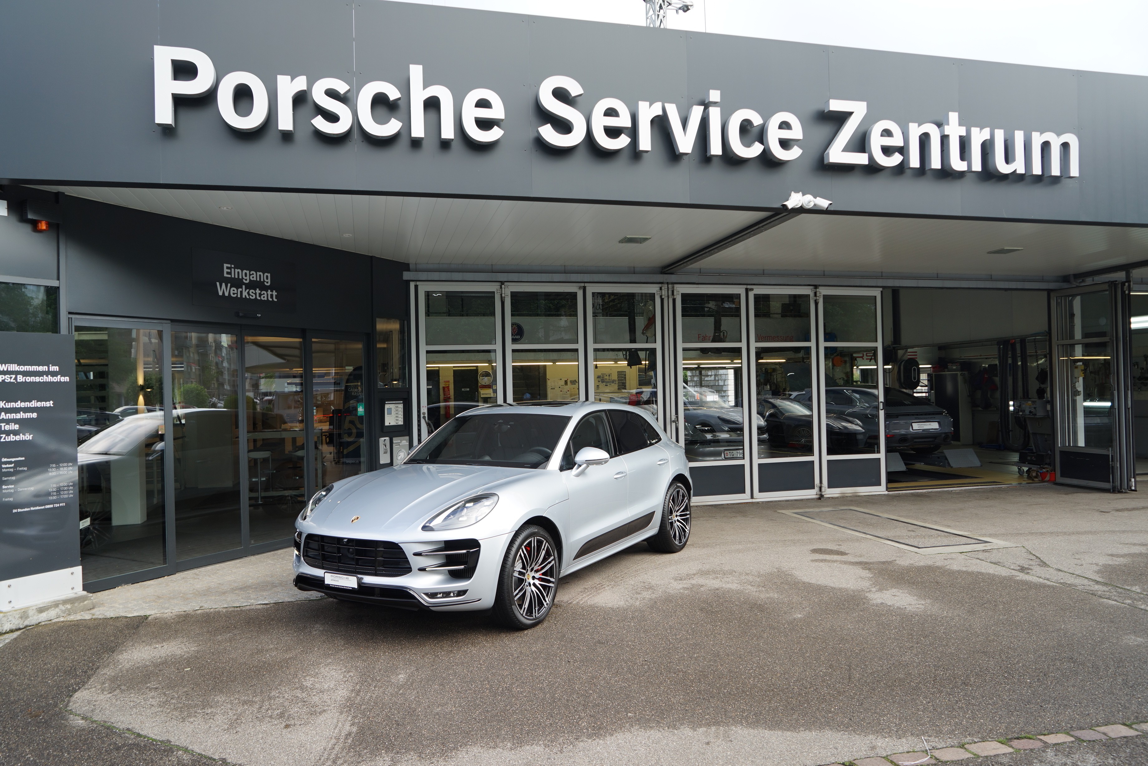 PORSCHE Macan Turbo Performance PDK