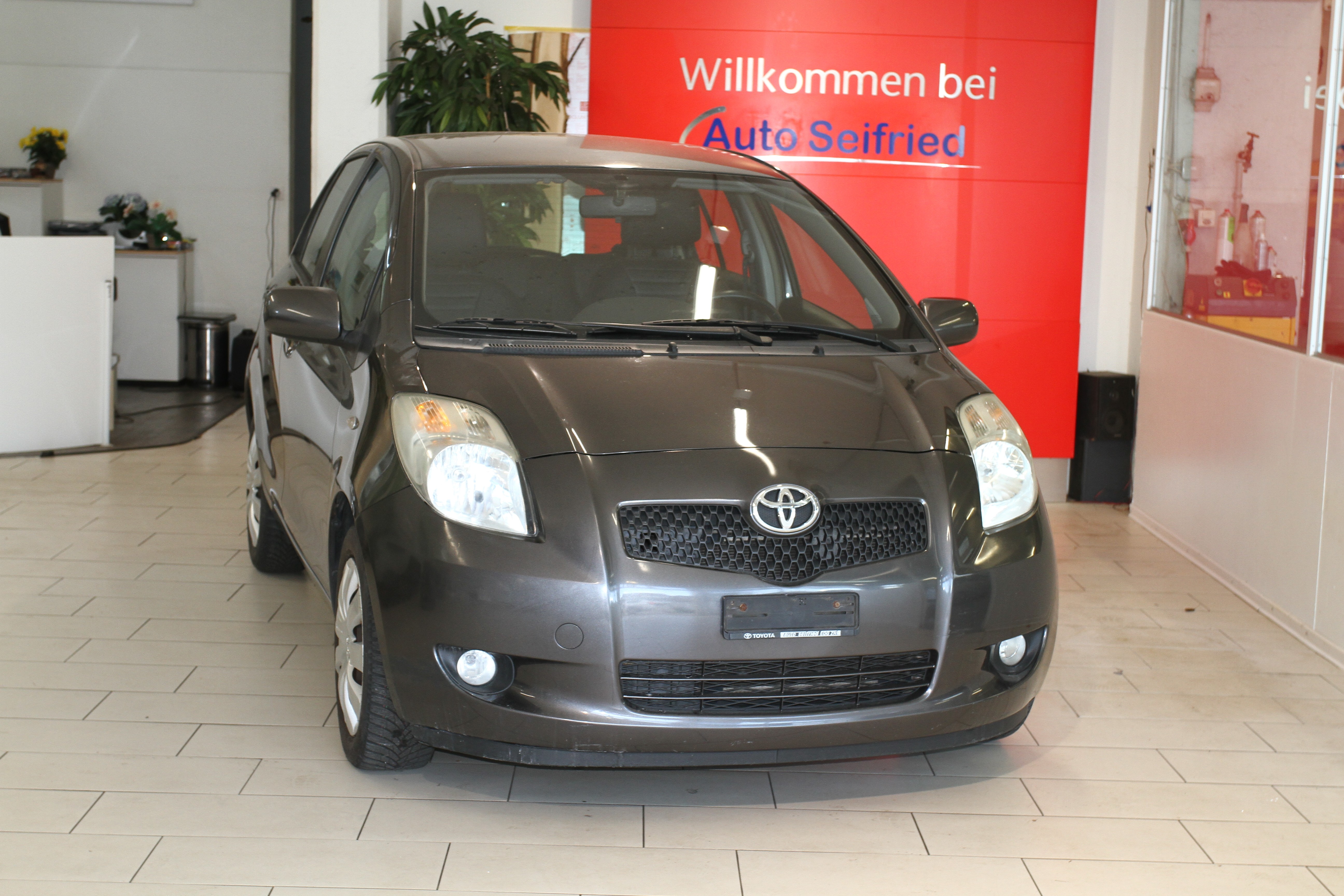 TOYOTA Yaris 1.3 City